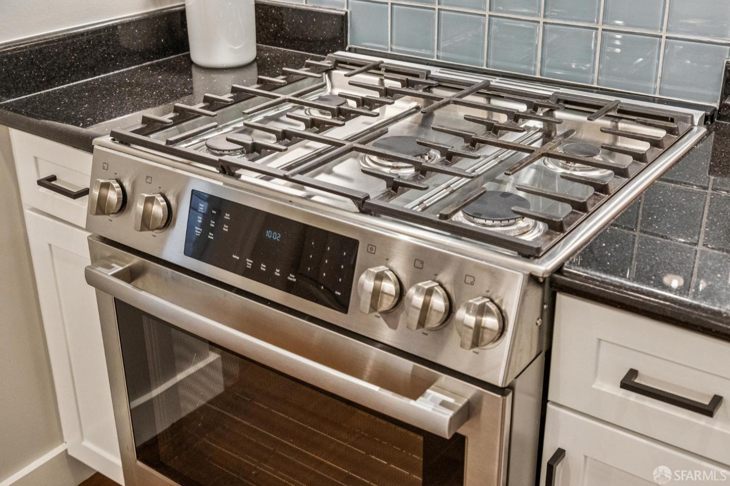 Photo #17: 426120888 Listing: Photo #17