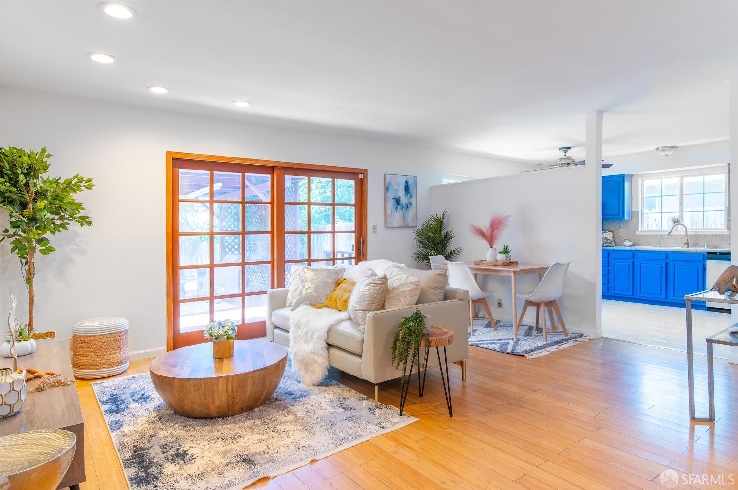 Detail Gallery Image 4 of 28 For 3453 Thunderbird Dr, Concord,  CA 94520 - 3 Beds | 2 Baths