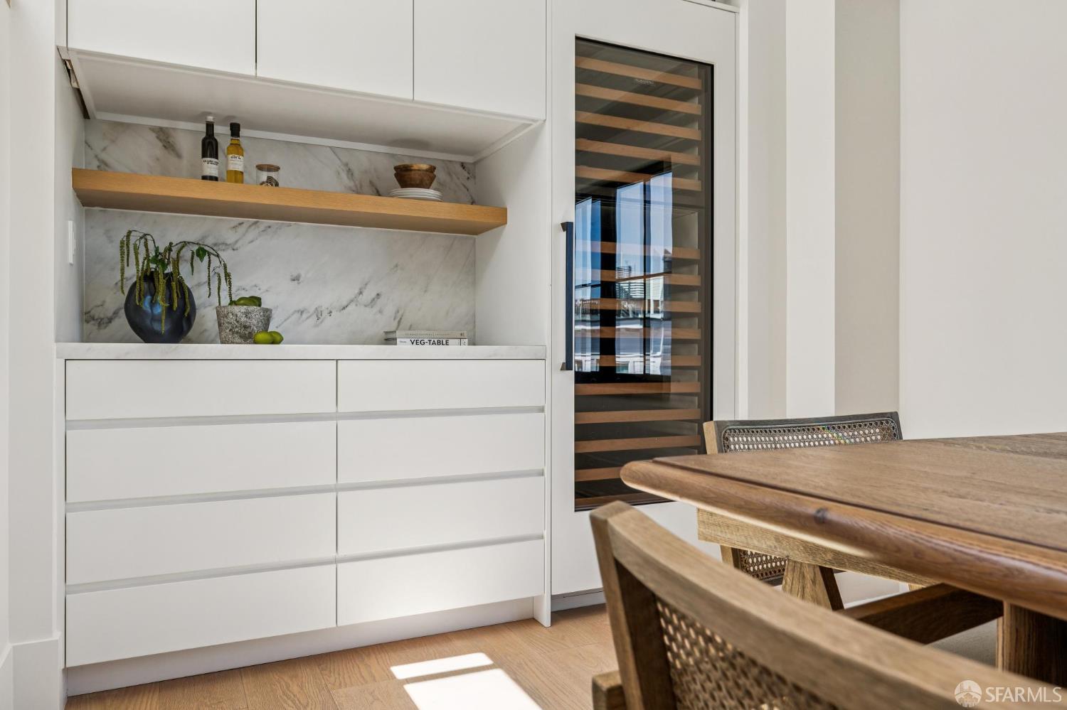 Detail Gallery Image 15 of 95 For 39 Dolores Ter, San Francisco,  CA 94110 - 4 Beds | 3/1 Baths