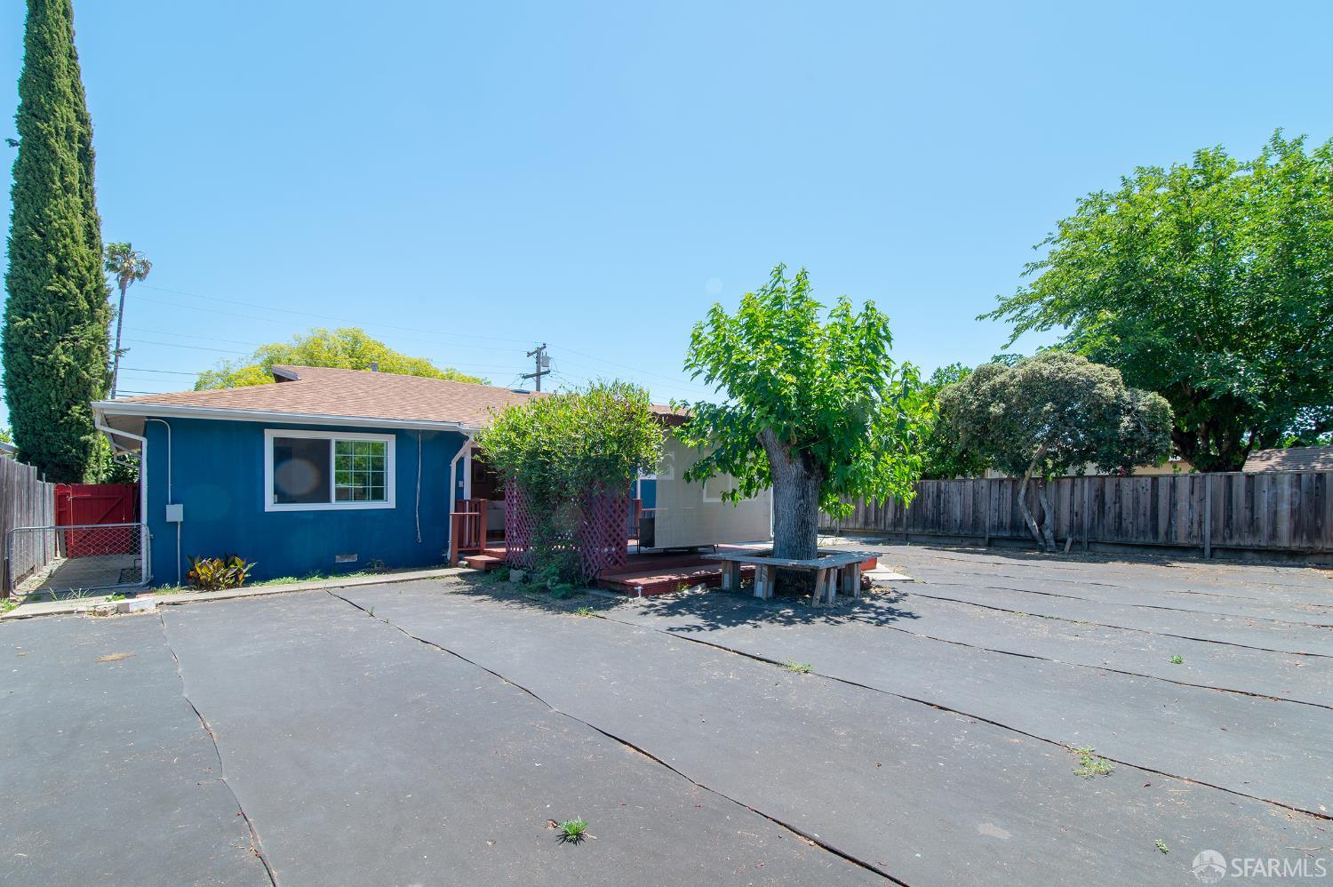 Detail Gallery Image 23 of 28 For 3453 Thunderbird Dr, Concord,  CA 94520 - 3 Beds | 2 Baths