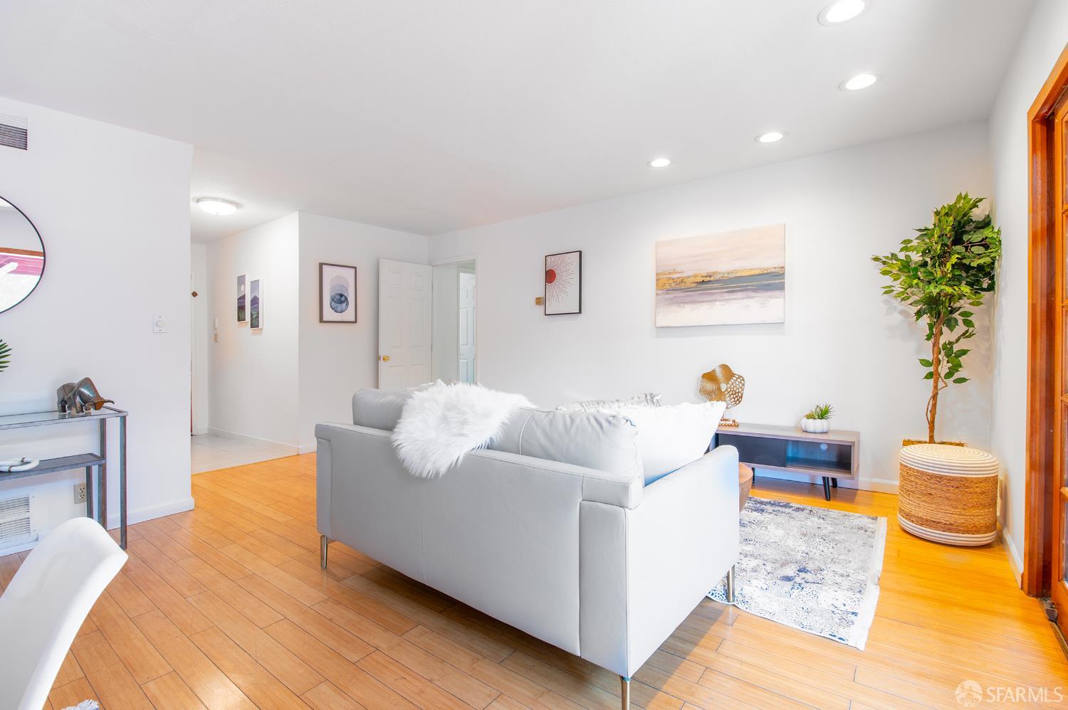 Detail Gallery Image 16 of 28 For 3453 Thunderbird Dr, Concord,  CA 94520 - 3 Beds | 2 Baths