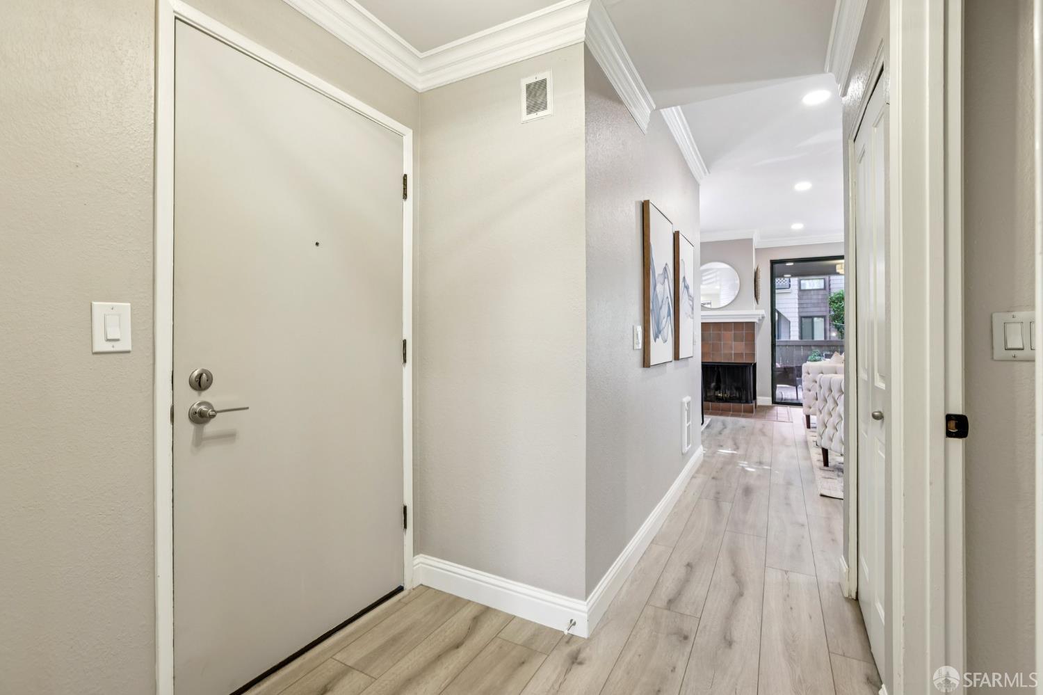 Detail Gallery Image 2 of 62 For 53 Cove Ln, Redwood City,  CA 94065 - 1 Beds | 1 Baths