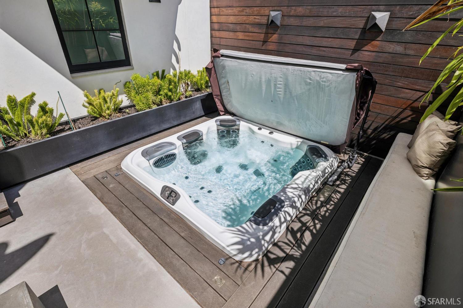 Detail Gallery Image 74 of 95 For 39 Dolores Ter, San Francisco,  CA 94110 - 4 Beds | 3/1 Baths