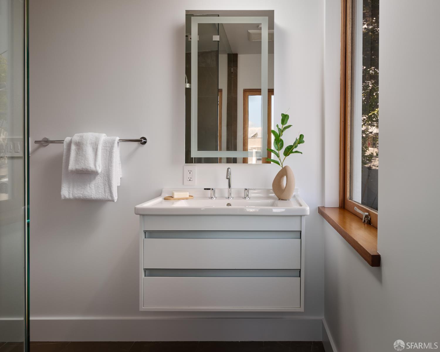 Detail Gallery Image 31 of 43 For 65 Montclair Ter, San Francisco,  CA 94109 - 4 Beds | 4/1 Baths