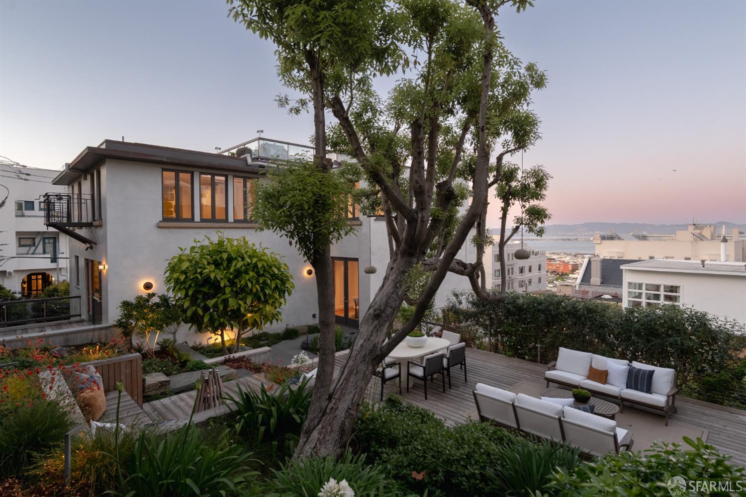 Detail Gallery Image 12 of 43 For 65 Montclair Ter, San Francisco,  CA 94109 - 4 Beds | 4/1 Baths