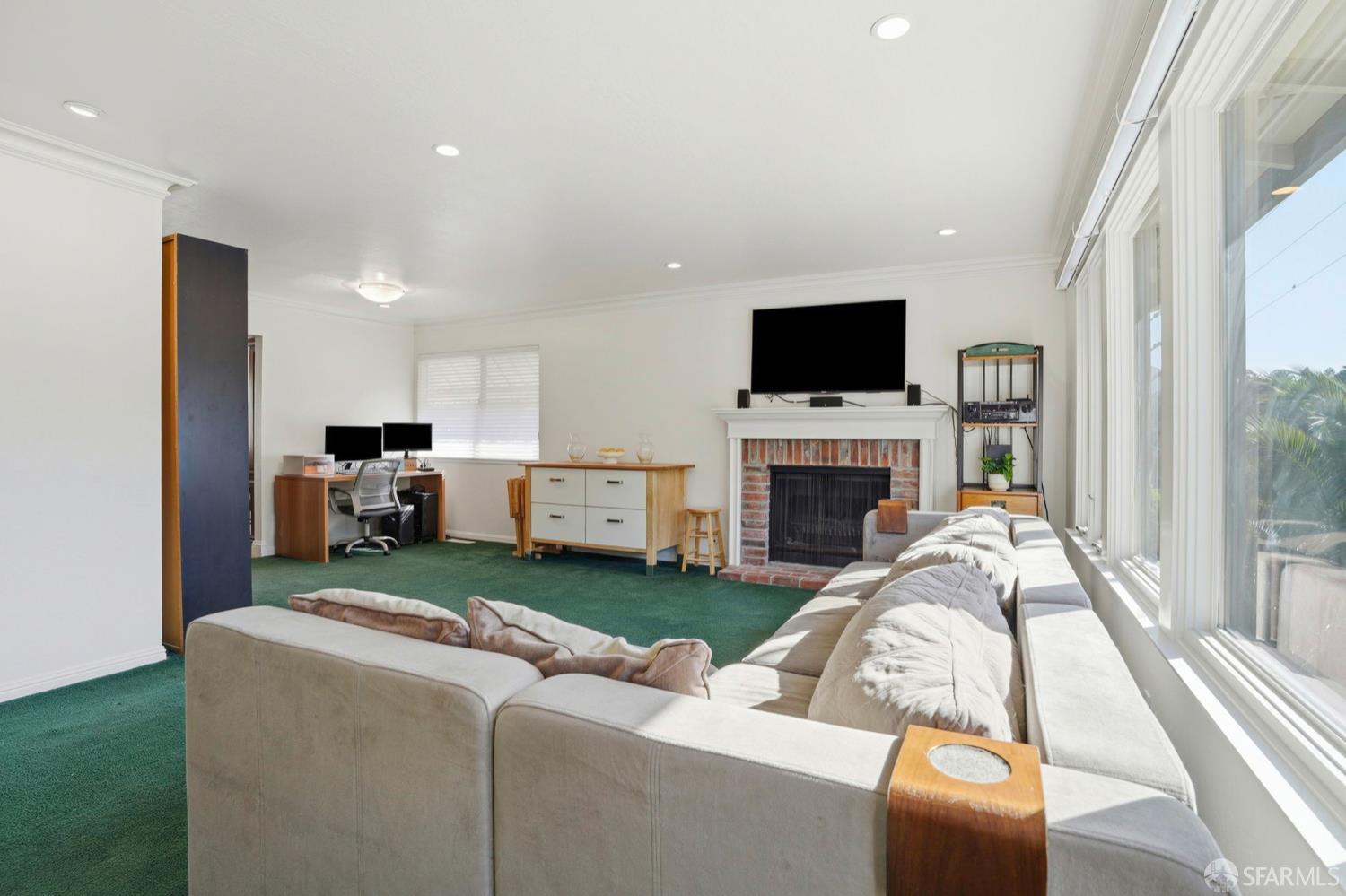 Detail Gallery Image 8 of 36 For 1112 Oddstad Blvd, Pacifica,  CA 94044 - 3 Beds | 3 Baths