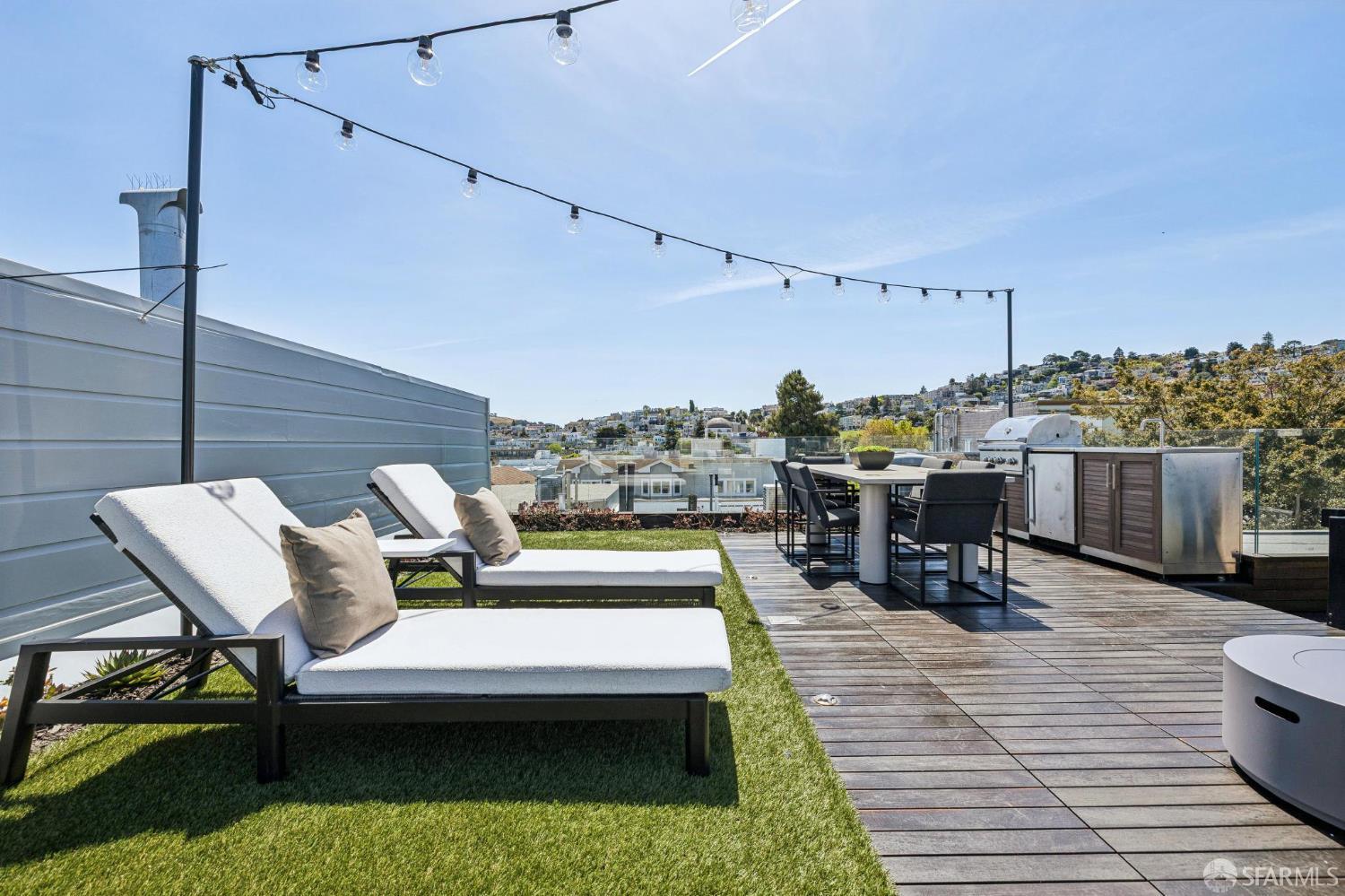 Detail Gallery Image 36 of 95 For 39 Dolores Ter, San Francisco,  CA 94110 - 4 Beds | 3/1 Baths