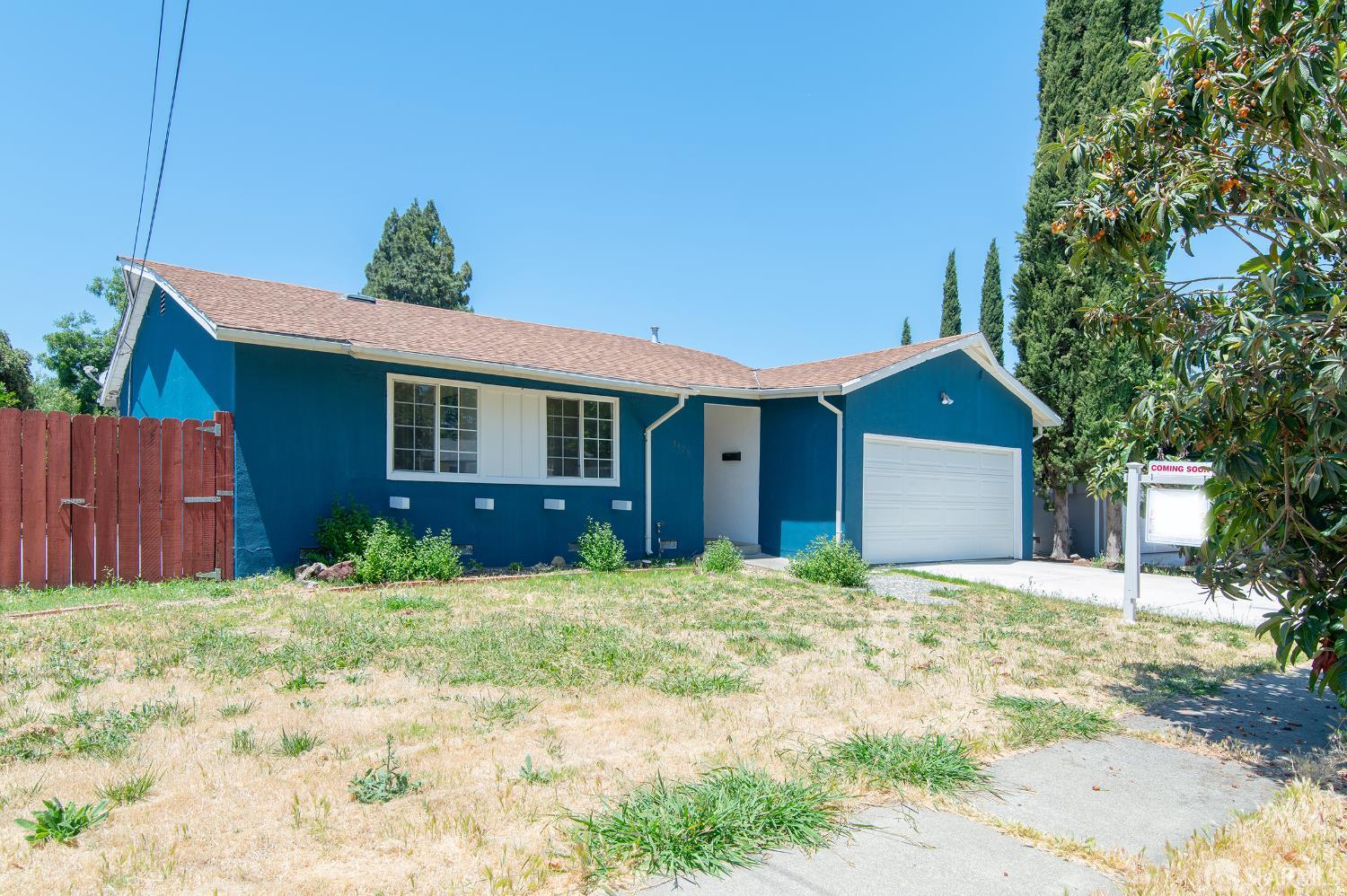 Detail Gallery Image 3 of 28 For 3453 Thunderbird Dr, Concord,  CA 94520 - 3 Beds | 2 Baths