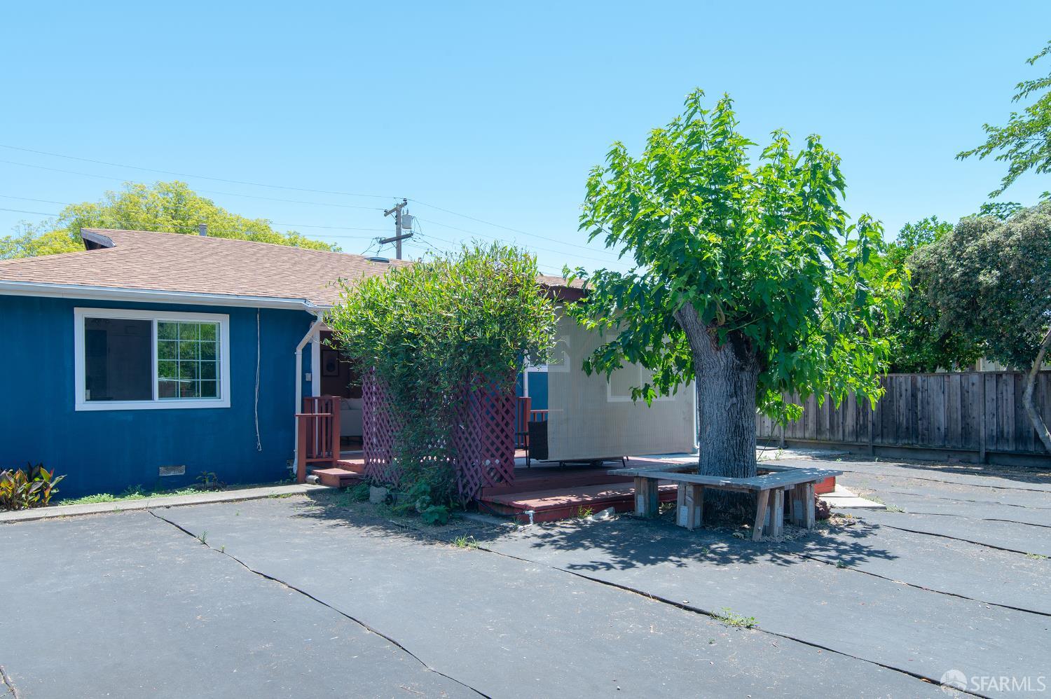 Detail Gallery Image 24 of 28 For 3453 Thunderbird Dr, Concord,  CA 94520 - 3 Beds | 2 Baths