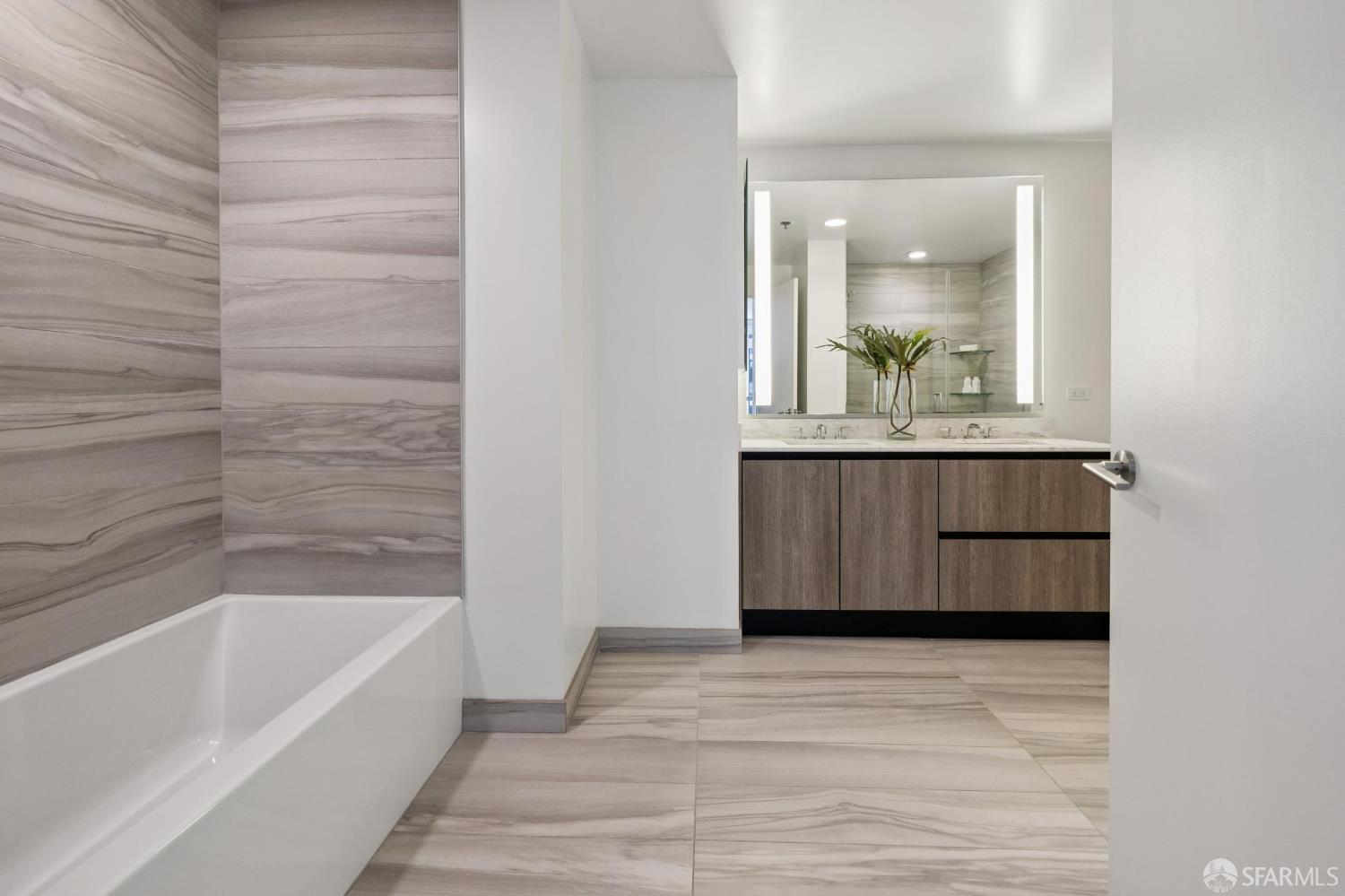 Photo #33: 426122687 Listing: Photo #33