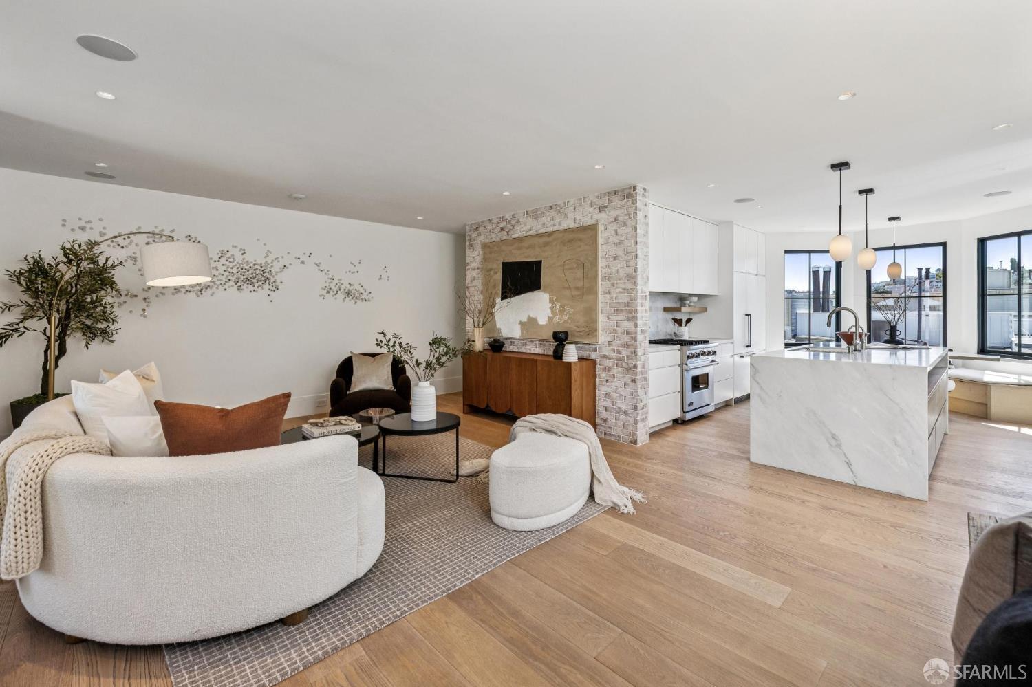 Detail Gallery Image 9 of 95 For 39 Dolores Ter, San Francisco,  CA 94110 - 4 Beds | 3/1 Baths