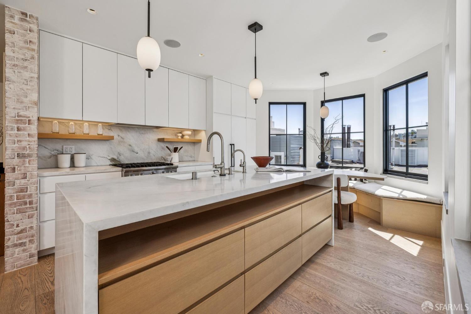 Detail Gallery Image 17 of 95 For 39 Dolores Ter, San Francisco,  CA 94110 - 4 Beds | 3/1 Baths