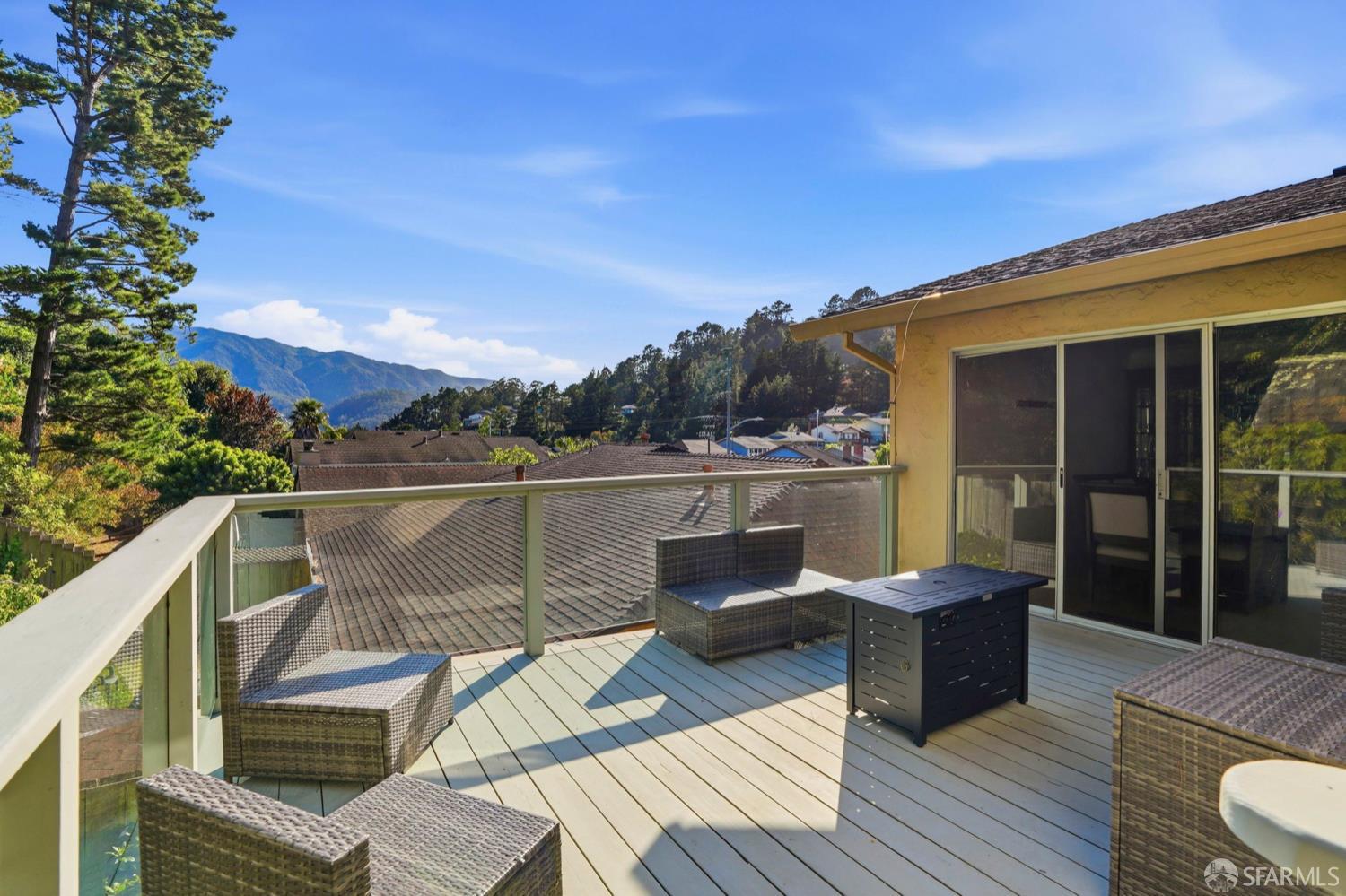 Detail Gallery Image 28 of 36 For 1112 Oddstad Blvd, Pacifica,  CA 94044 - 3 Beds | 3 Baths