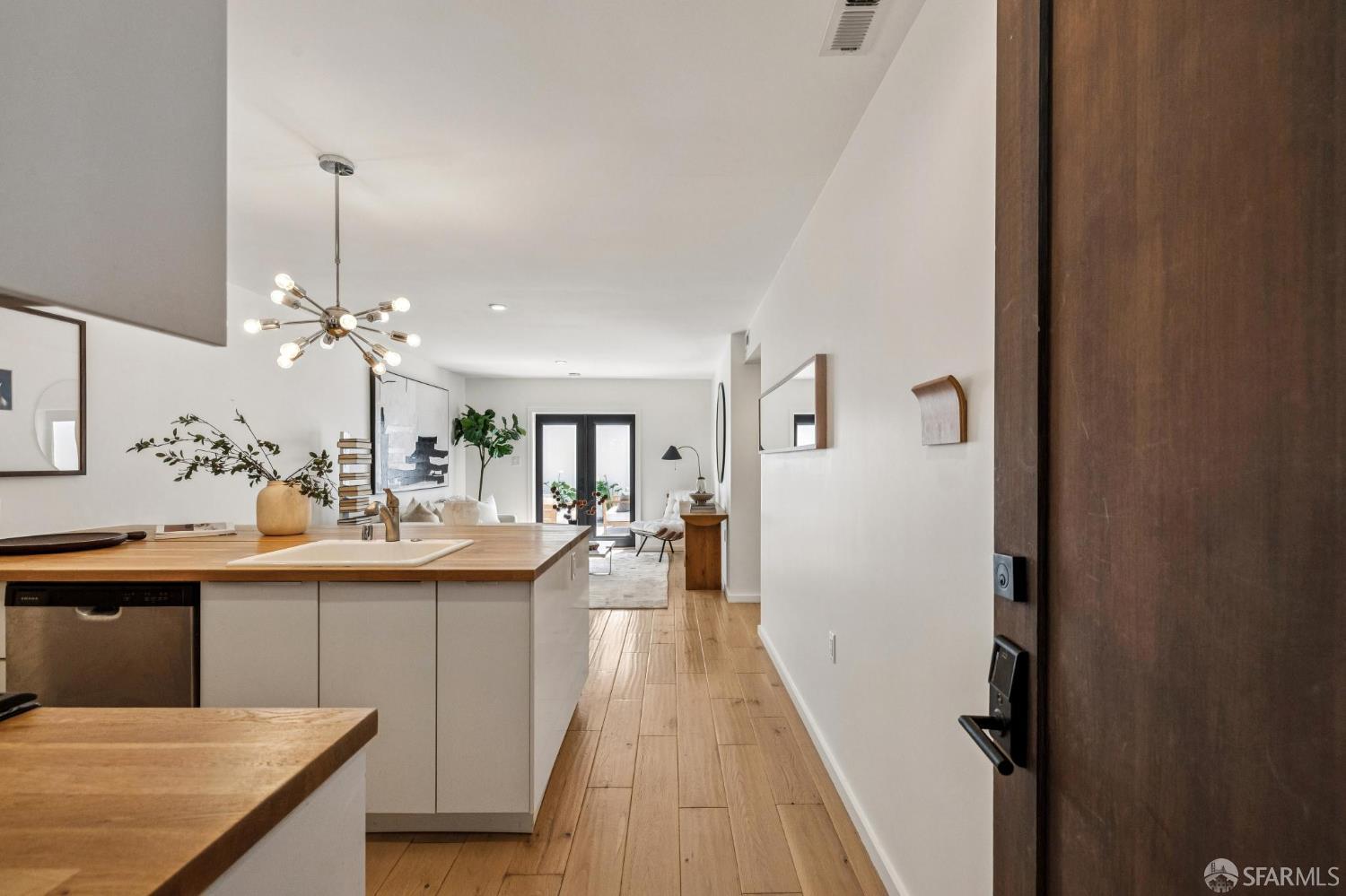 Detail Gallery Image 78 of 95 For 39 Dolores Ter, San Francisco,  CA 94110 - 4 Beds | 3/1 Baths