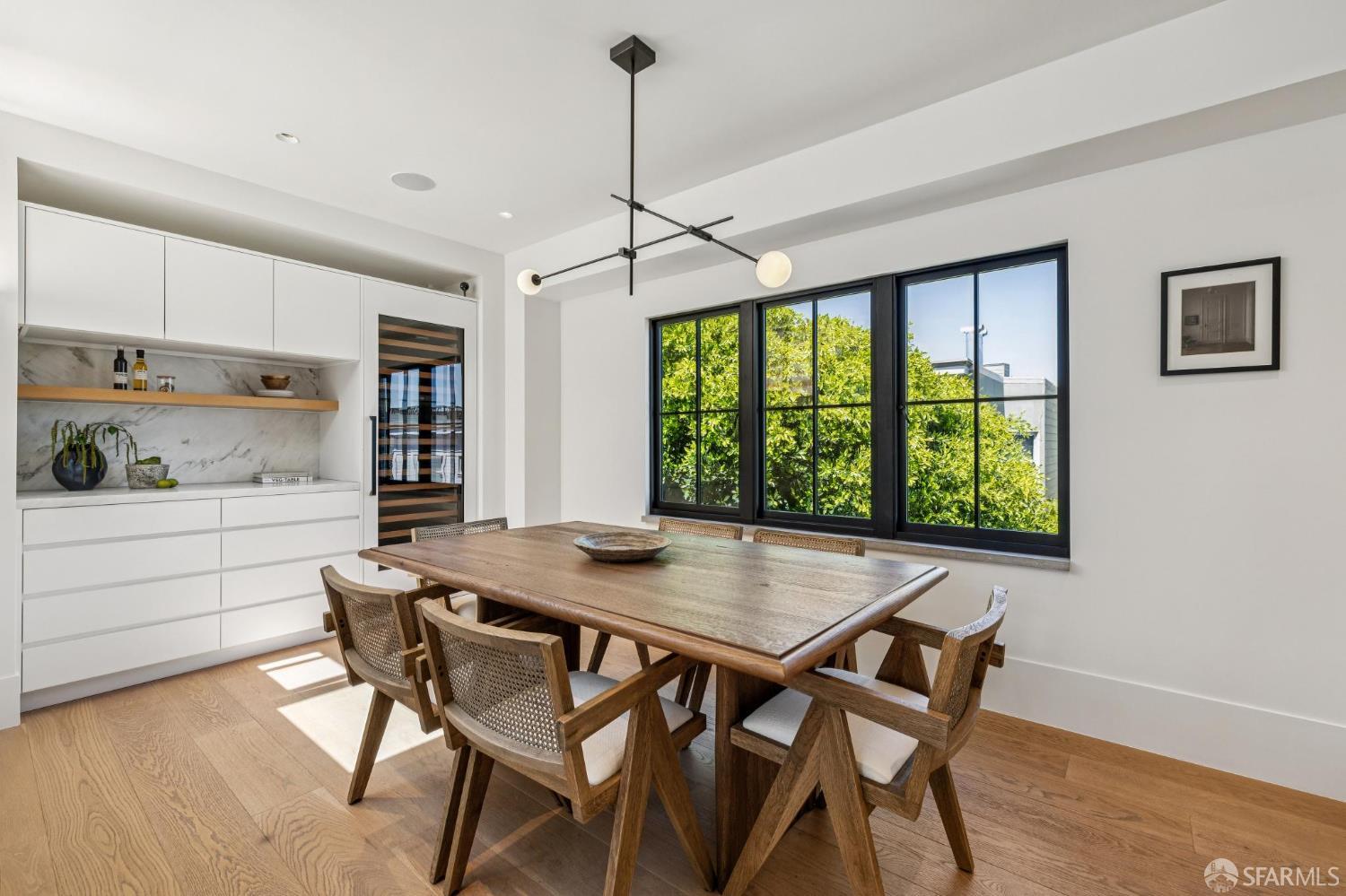 Detail Gallery Image 13 of 95 For 39 Dolores Ter, San Francisco,  CA 94110 - 4 Beds | 3/1 Baths