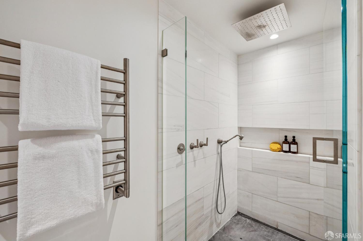 Detail Gallery Image 48 of 95 For 39 Dolores Ter, San Francisco,  CA 94110 - 4 Beds | 3/1 Baths