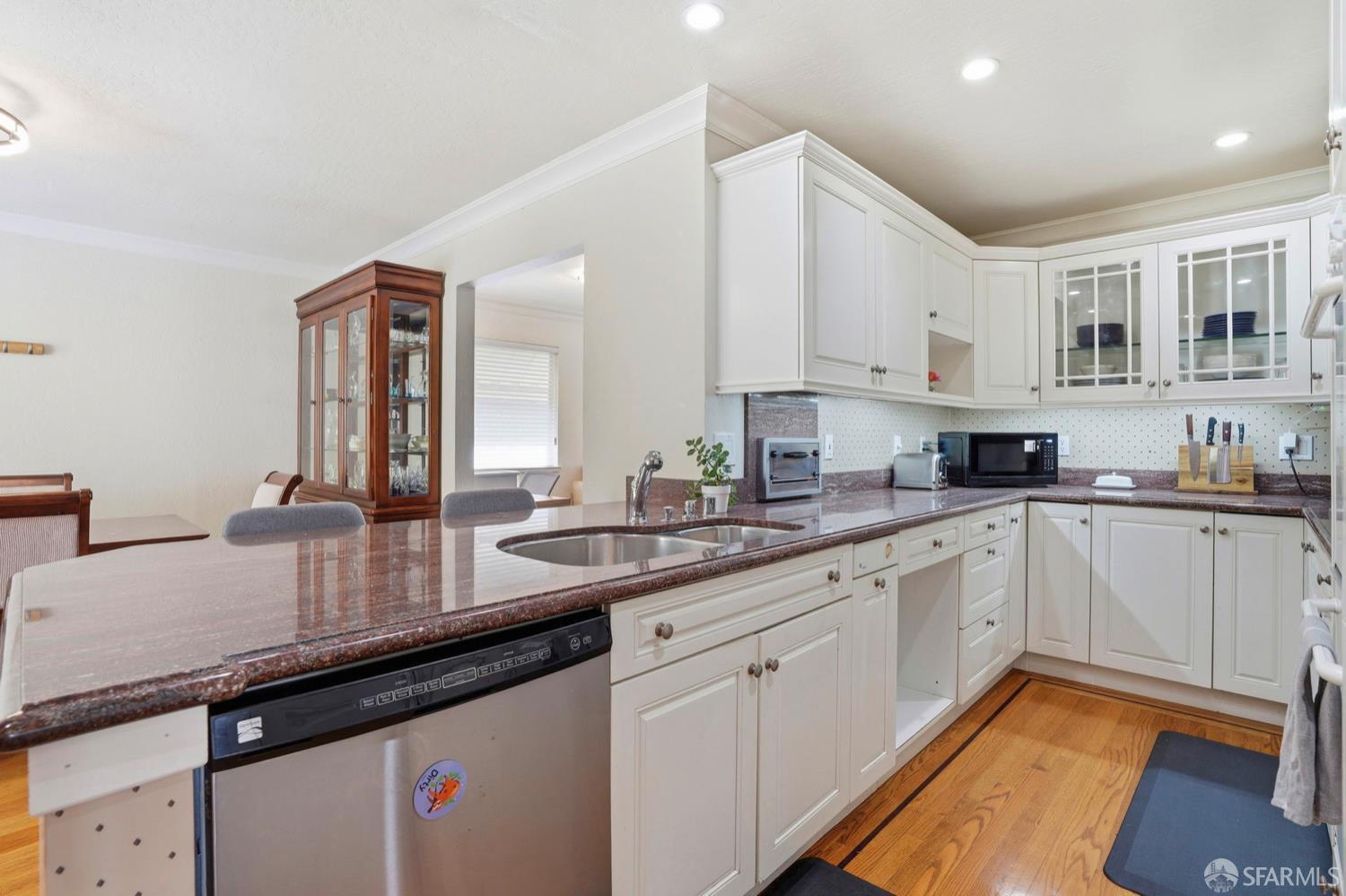 Detail Gallery Image 11 of 36 For 1112 Oddstad Blvd, Pacifica,  CA 94044 - 3 Beds | 3 Baths