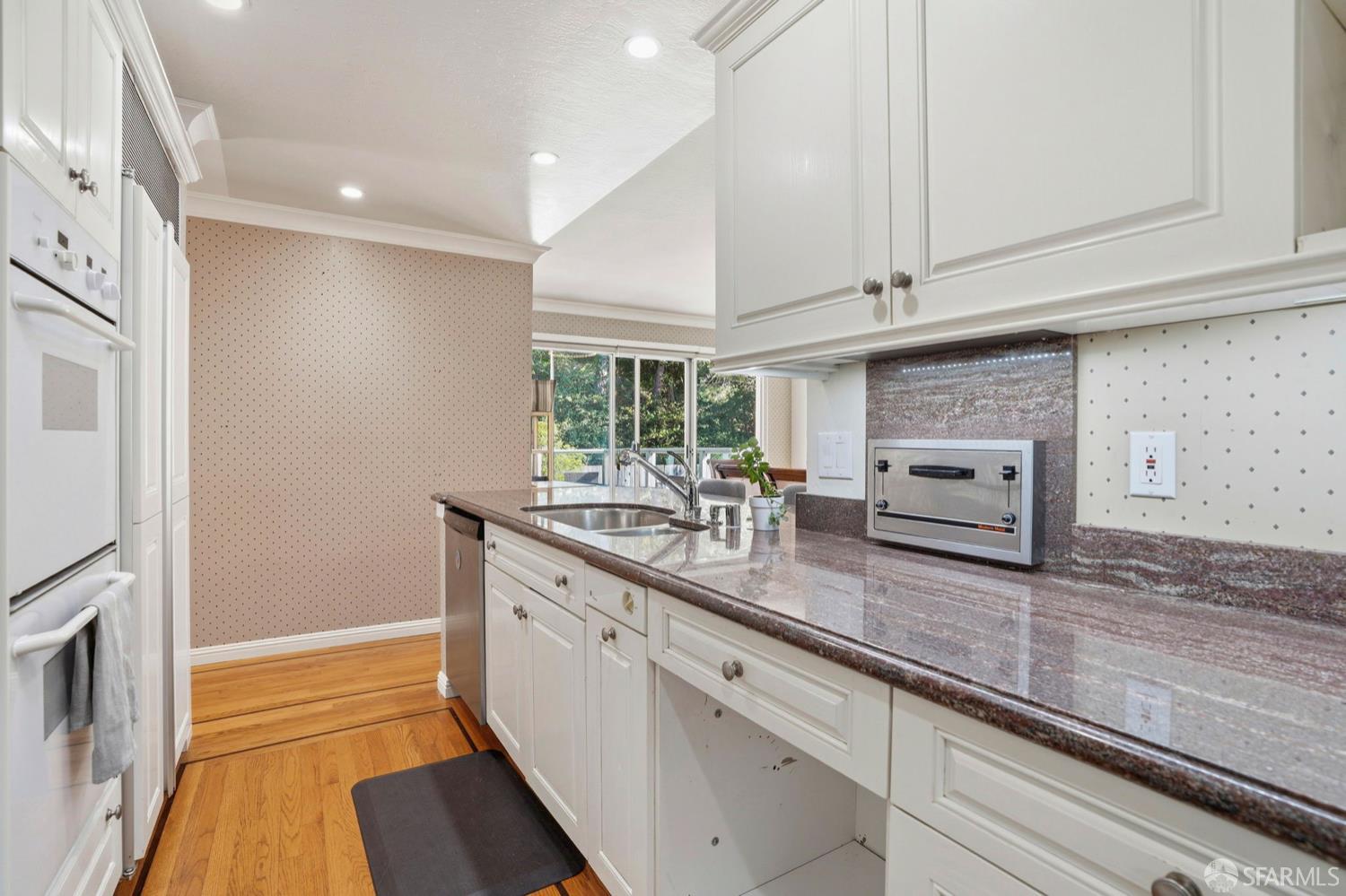 Detail Gallery Image 12 of 36 For 1112 Oddstad Blvd, Pacifica,  CA 94044 - 3 Beds | 3 Baths