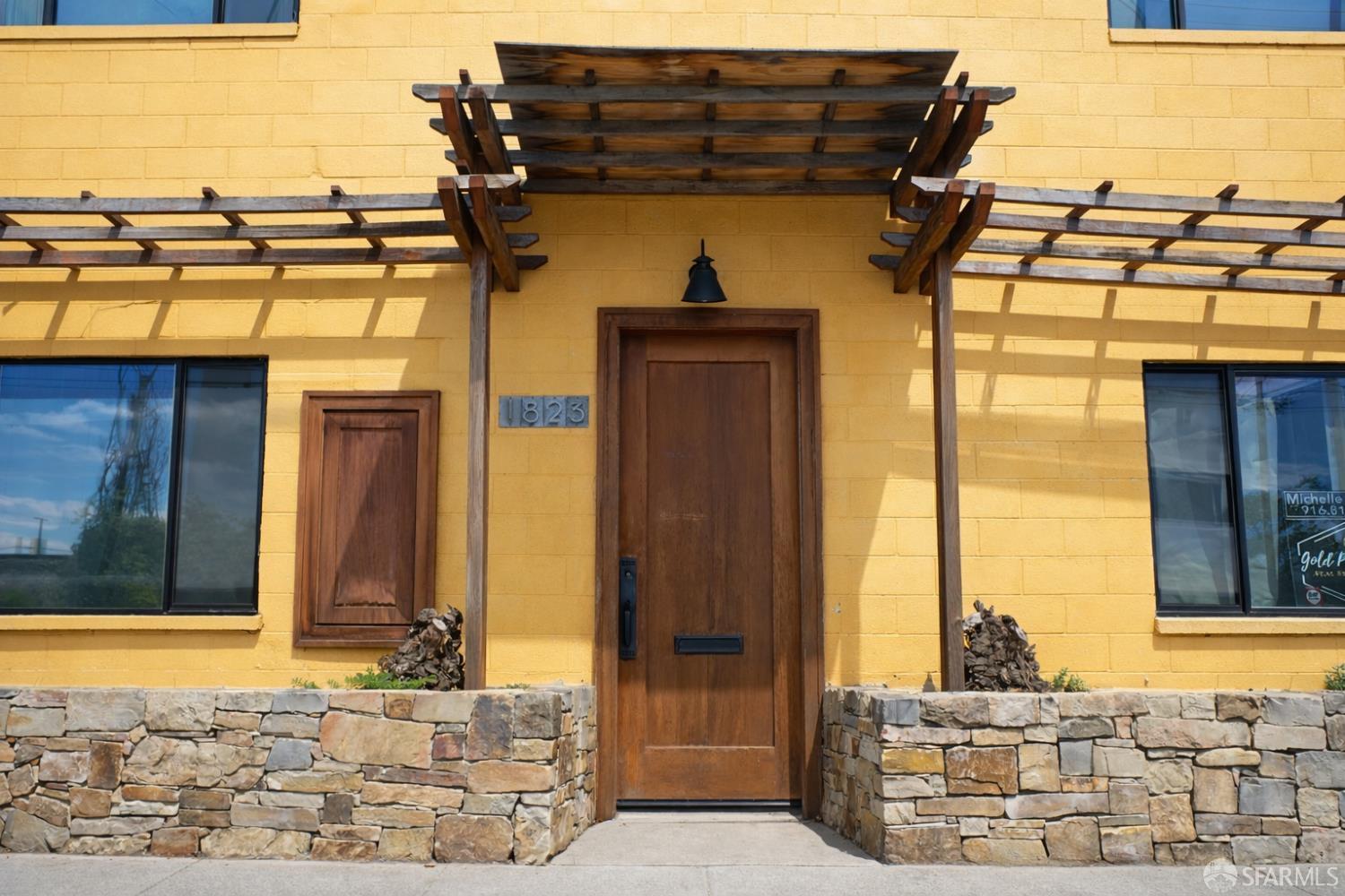 Detail Gallery Image 2 of 9 For 1523 Old County Rd, San Carlos,  CA 94070 - – Beds | – Baths