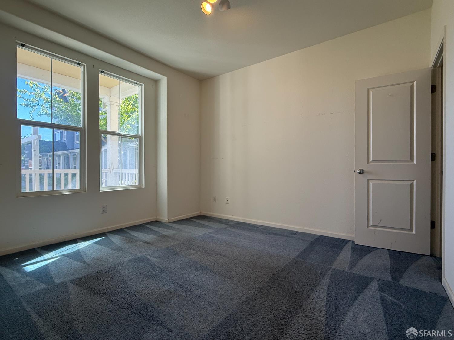 Detail Gallery Image 24 of 31 For 338 Village Ln, Richmond,  CA 94801 - 4 Beds | 4 Baths