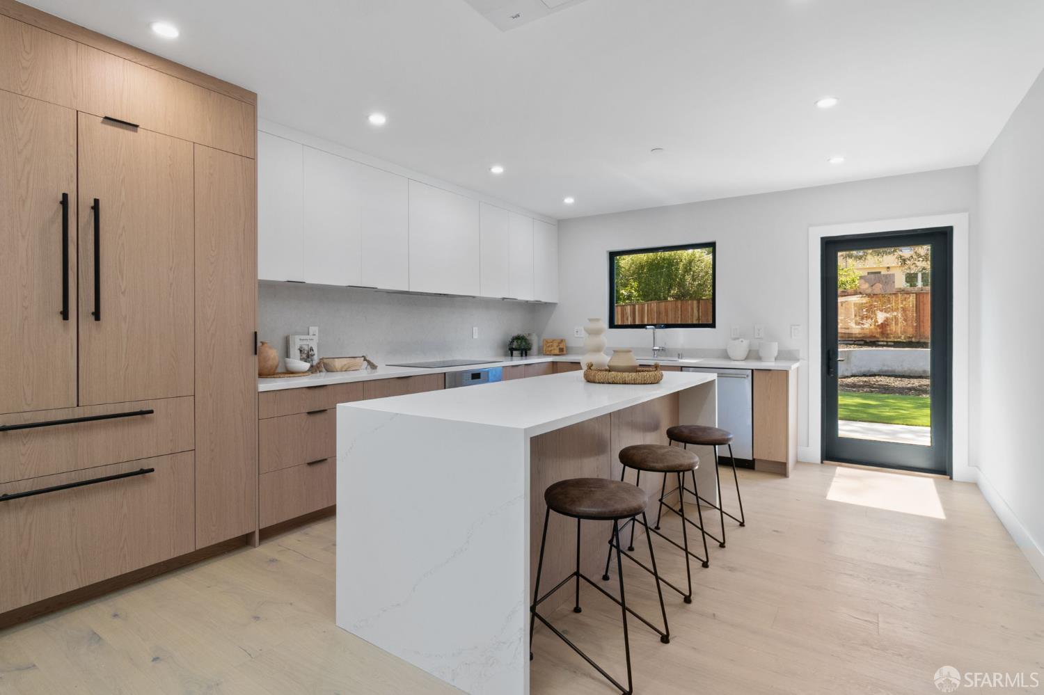 Detail Gallery Image 11 of 30 For 1349 Drake Ave, Burlingame,  CA 94010 - 4 Beds | 3 Baths