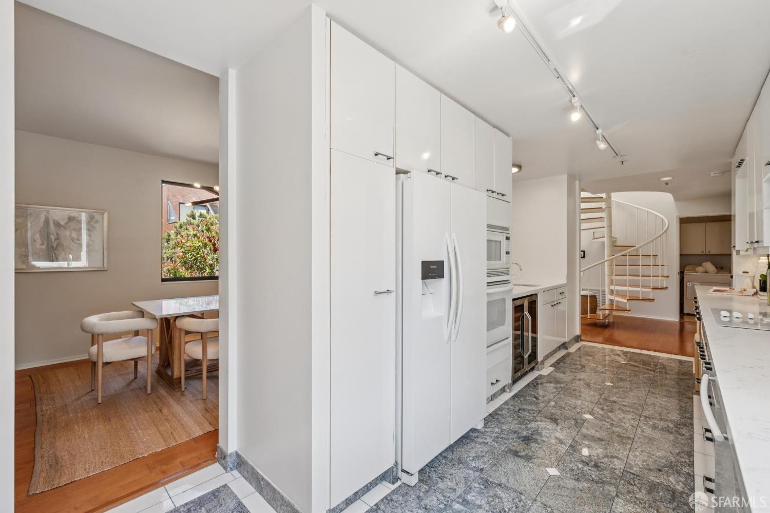 Photo #10: 426110771 Listing: Photo #10