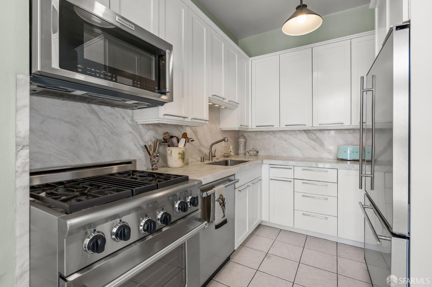 Photo #21: 426123056 Listing: Photo #21