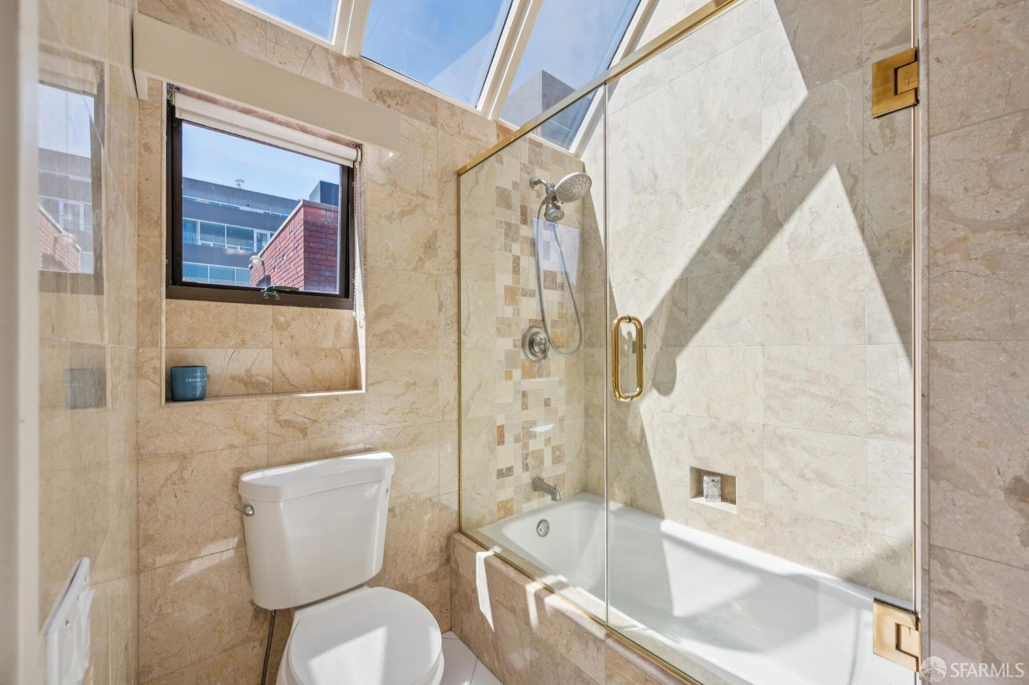 Photo #23: 426110771 Listing: Photo #23