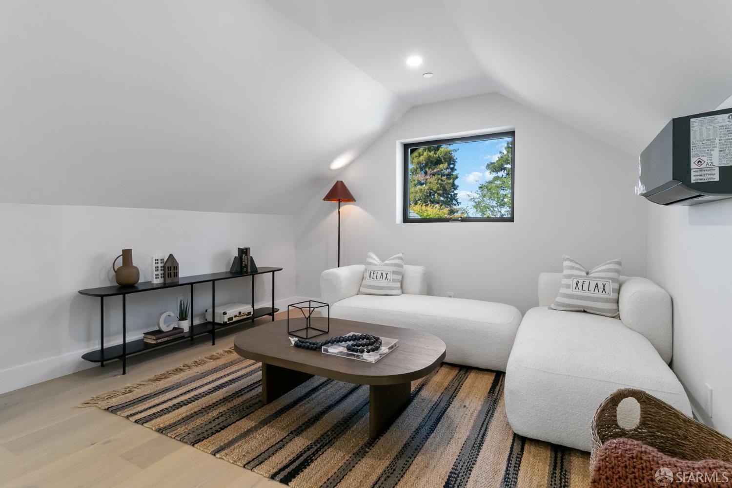 Detail Gallery Image 23 of 30 For 1349 Drake Ave, Burlingame,  CA 94010 - 4 Beds | 3 Baths