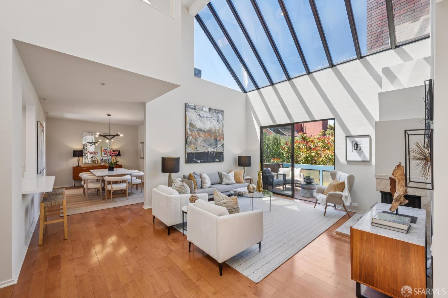 Photo #2: 426110771 Listing: Photo #2