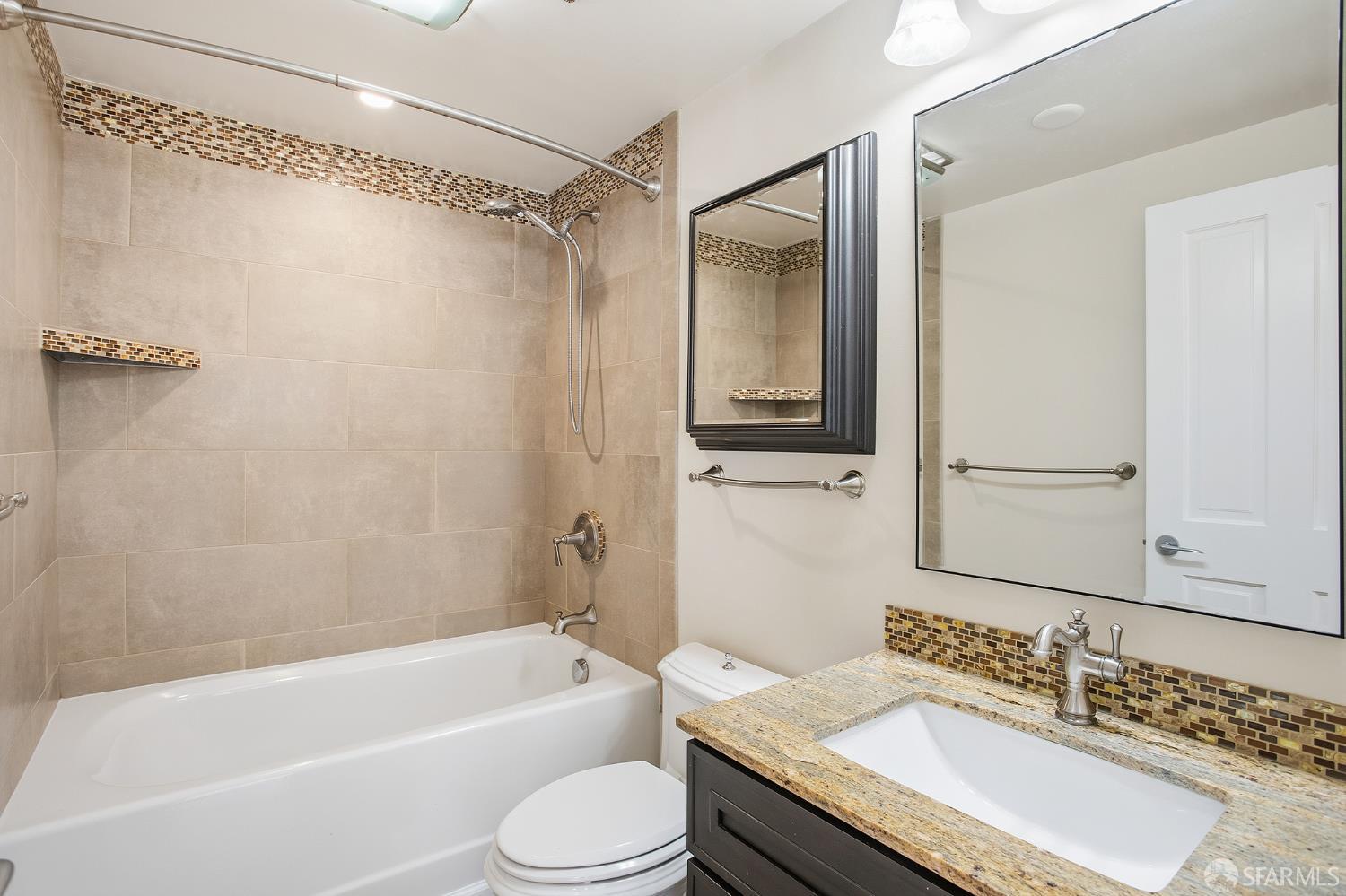 Photo #45: 426122378 Listing: Photo #45