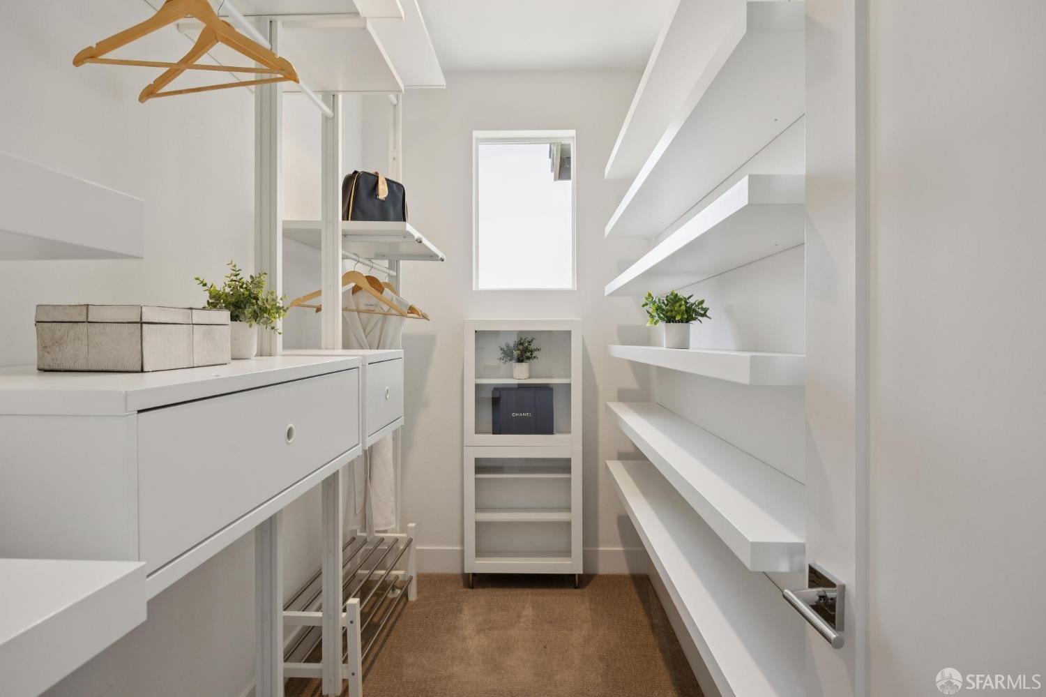 Detail Gallery Image 14 of 24 For 2 Avondale Ave, Redwood City,  CA 94062 - 3 Beds | 3/1 Baths