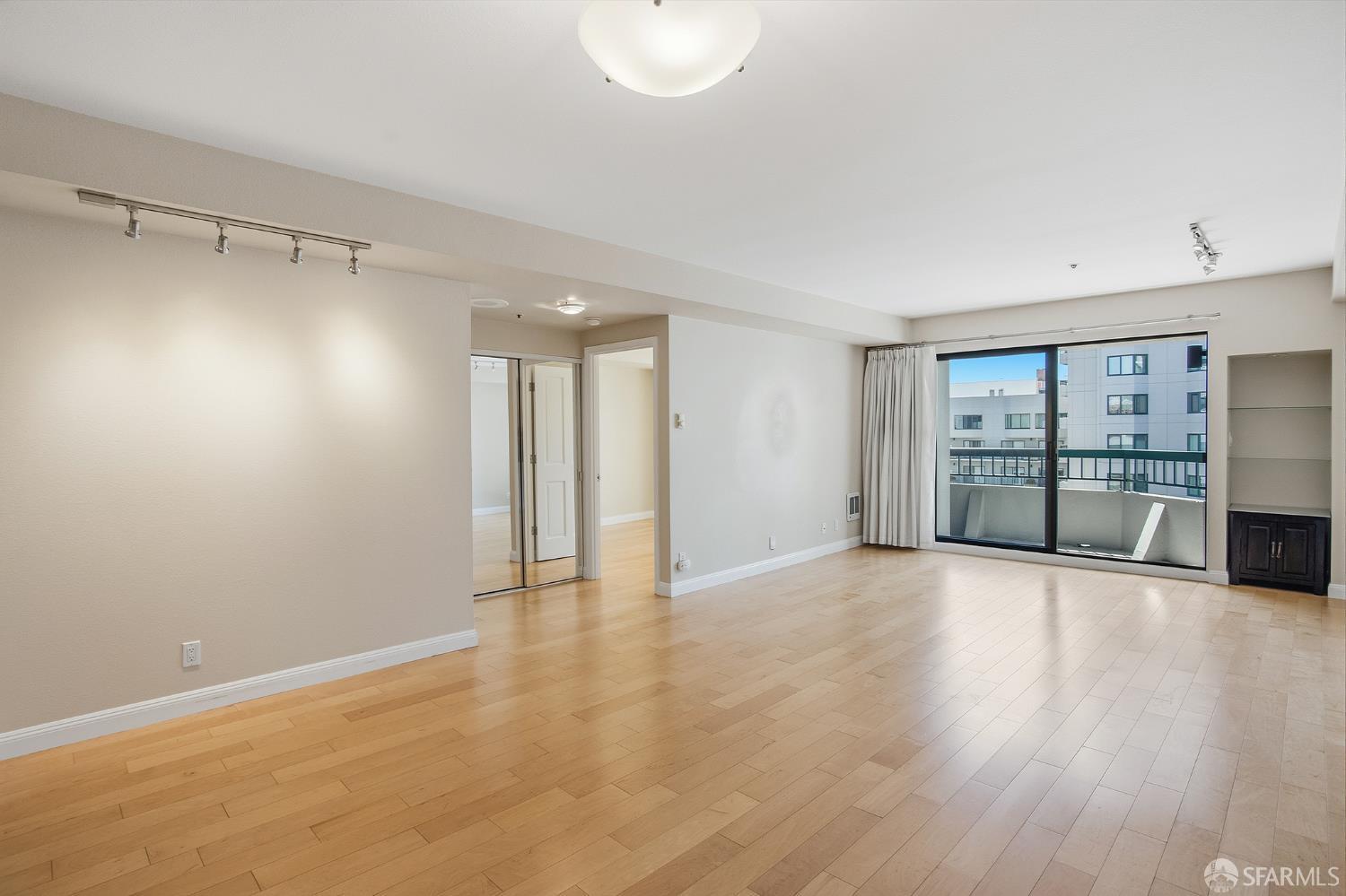 Photo #33: 426122378 Listing: Photo #33