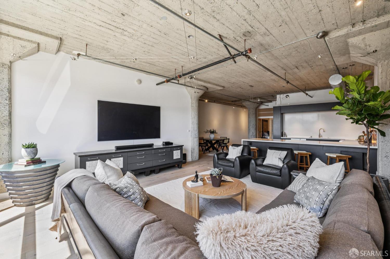 Photo #11: 426121222 Listing: Photo #11