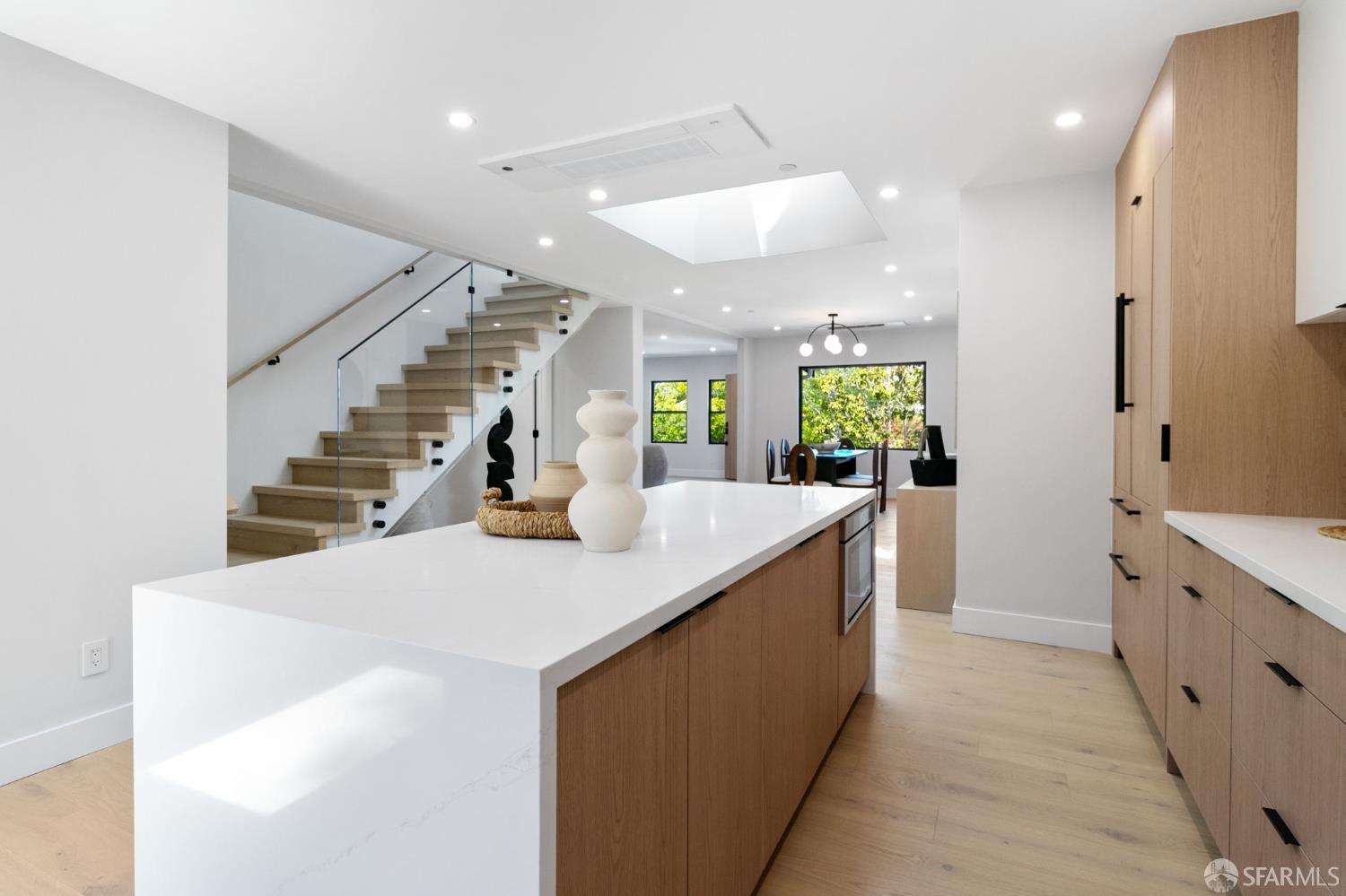 Detail Gallery Image 12 of 30 For 1349 Drake Ave, Burlingame,  CA 94010 - 4 Beds | 3 Baths