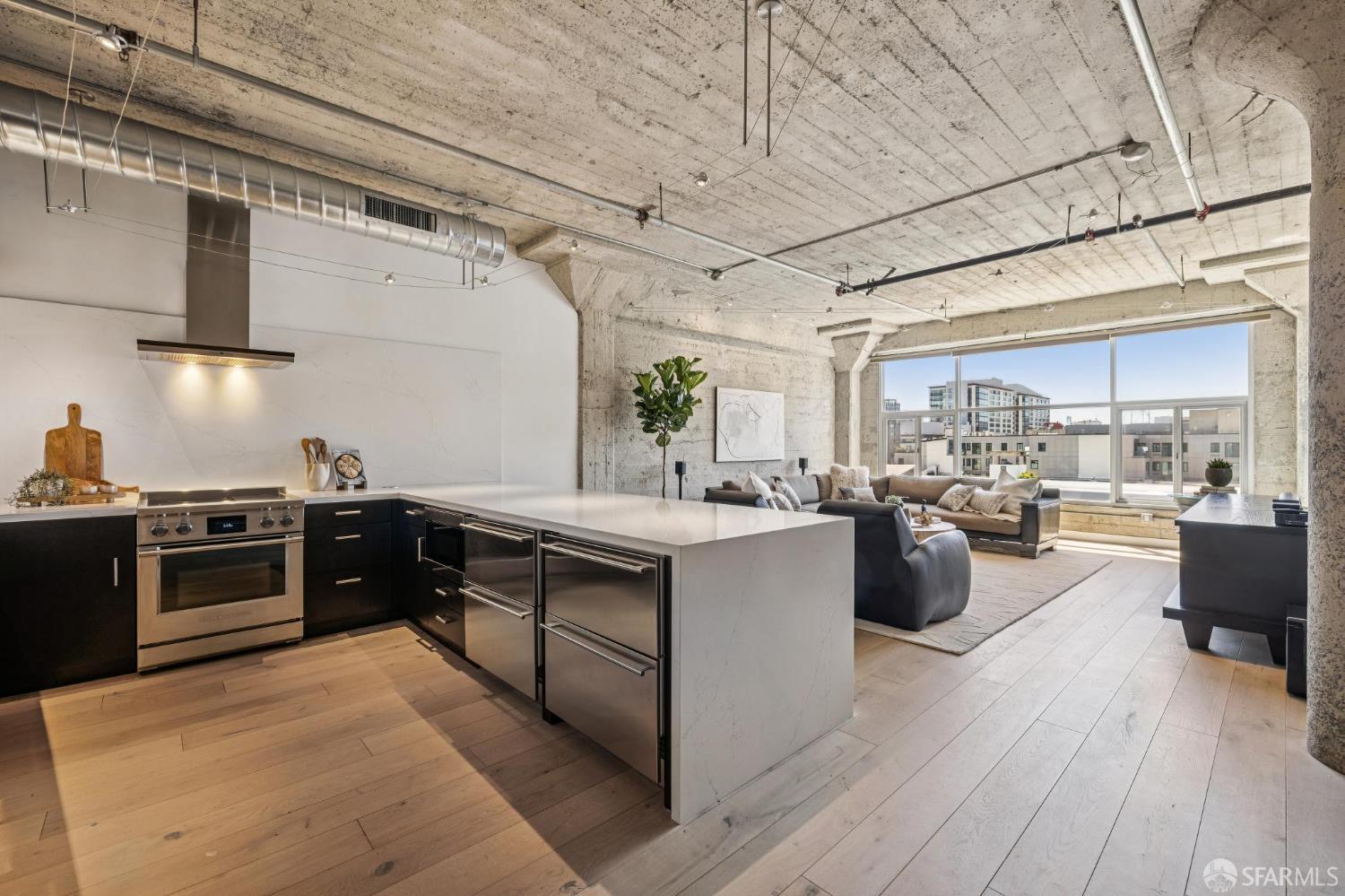 Photo #6: 426121222 Listing: Photo #6