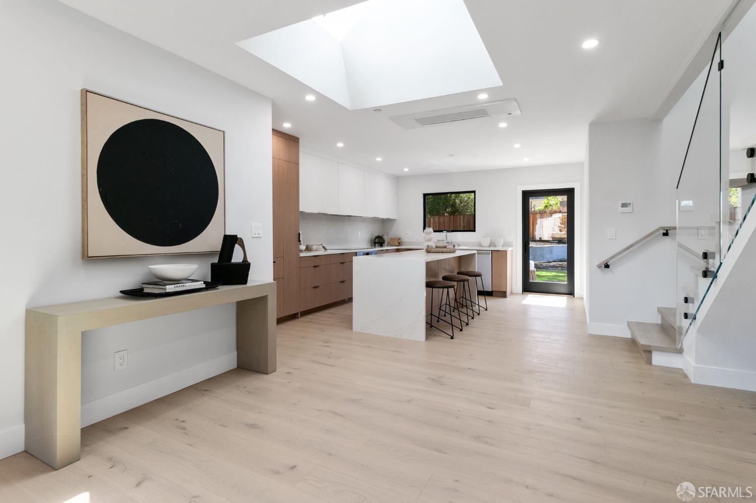 Detail Gallery Image 10 of 30 For 1349 Drake Ave, Burlingame,  CA 94010 - 4 Beds | 3 Baths