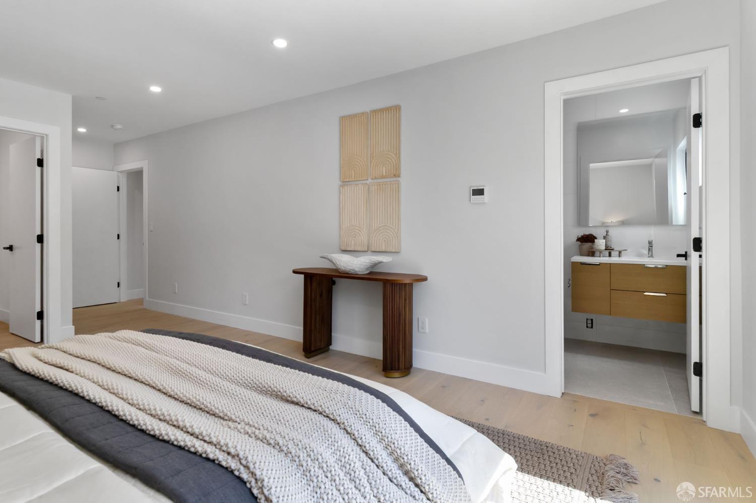 Detail Gallery Image 15 of 30 For 1349 Drake Ave, Burlingame,  CA 94010 - 4 Beds | 3 Baths