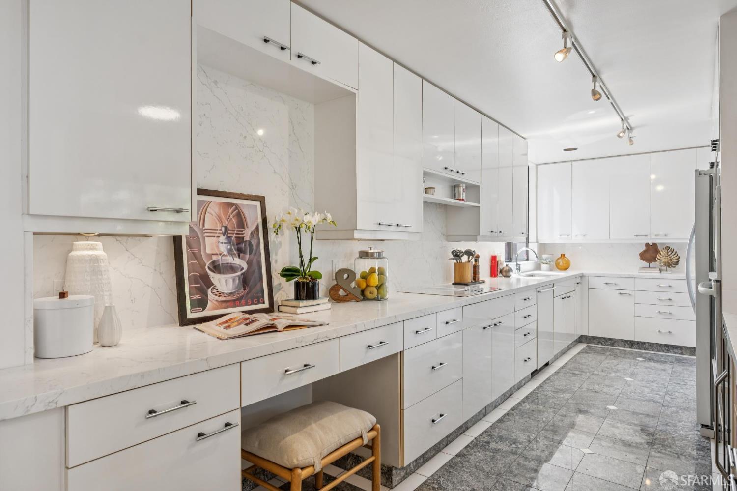 Photo #11: 426110771 Listing: Photo #11