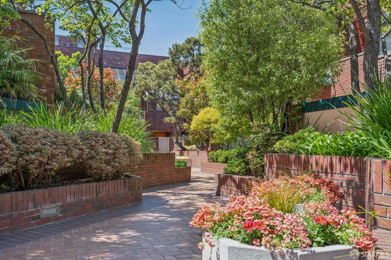 Photo #34: 426110771 Listing: Photo #34