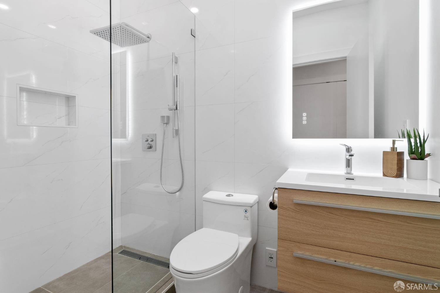 Detail Gallery Image 18 of 30 For 1349 Drake Ave, Burlingame,  CA 94010 - 4 Beds | 3 Baths