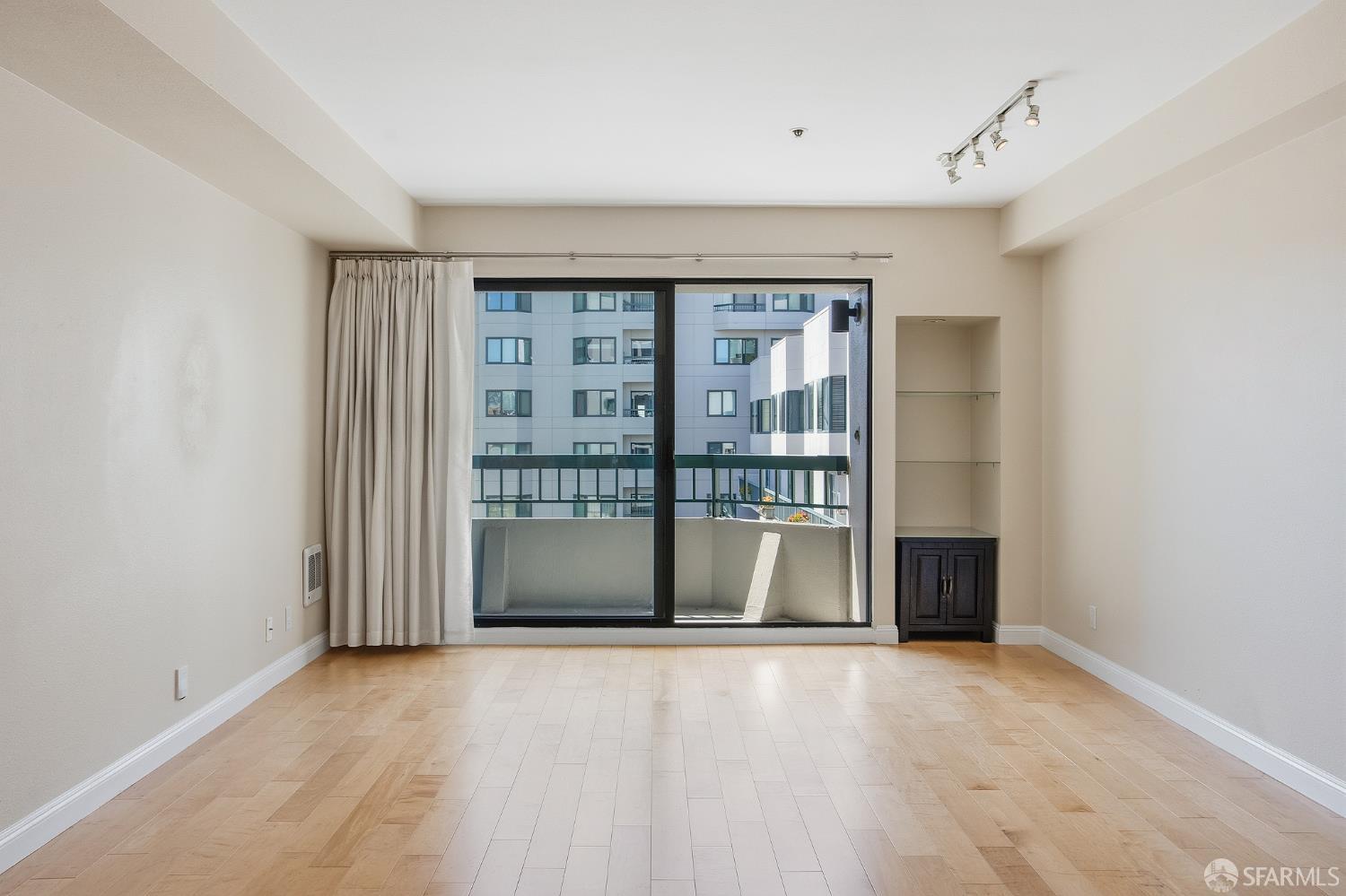 Photo #34: 426122378 Listing: Photo #34