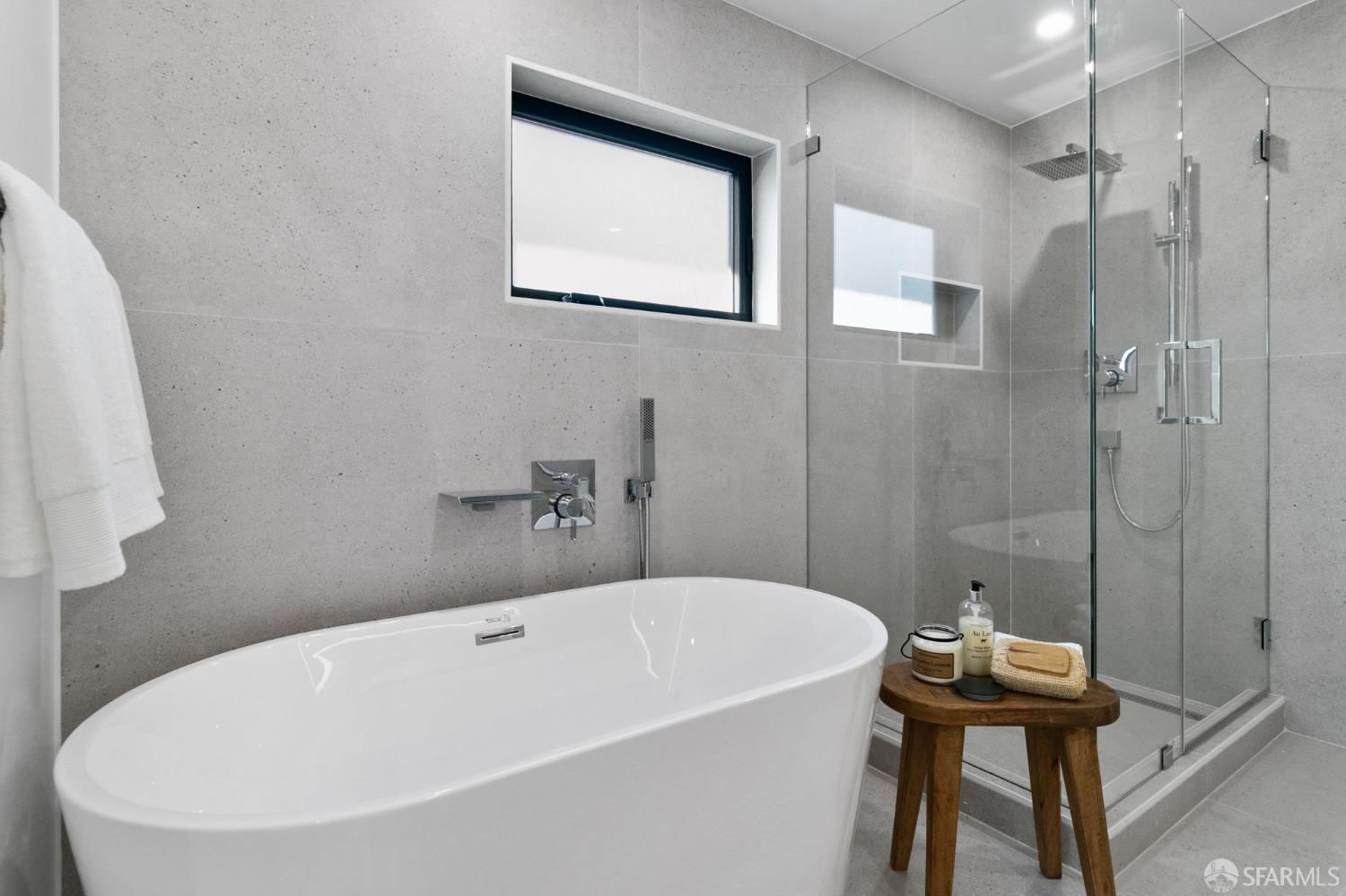 Detail Gallery Image 27 of 30 For 1349 Drake Ave, Burlingame,  CA 94010 - 4 Beds | 3 Baths