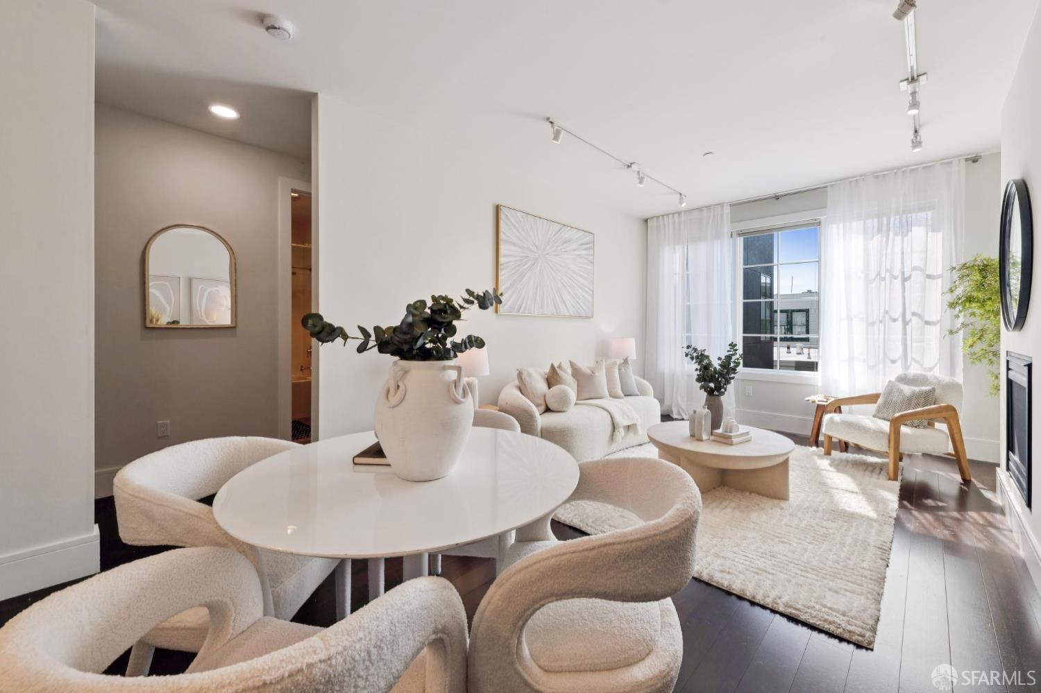 Photo #9: 426123160 Listing: Photo #9