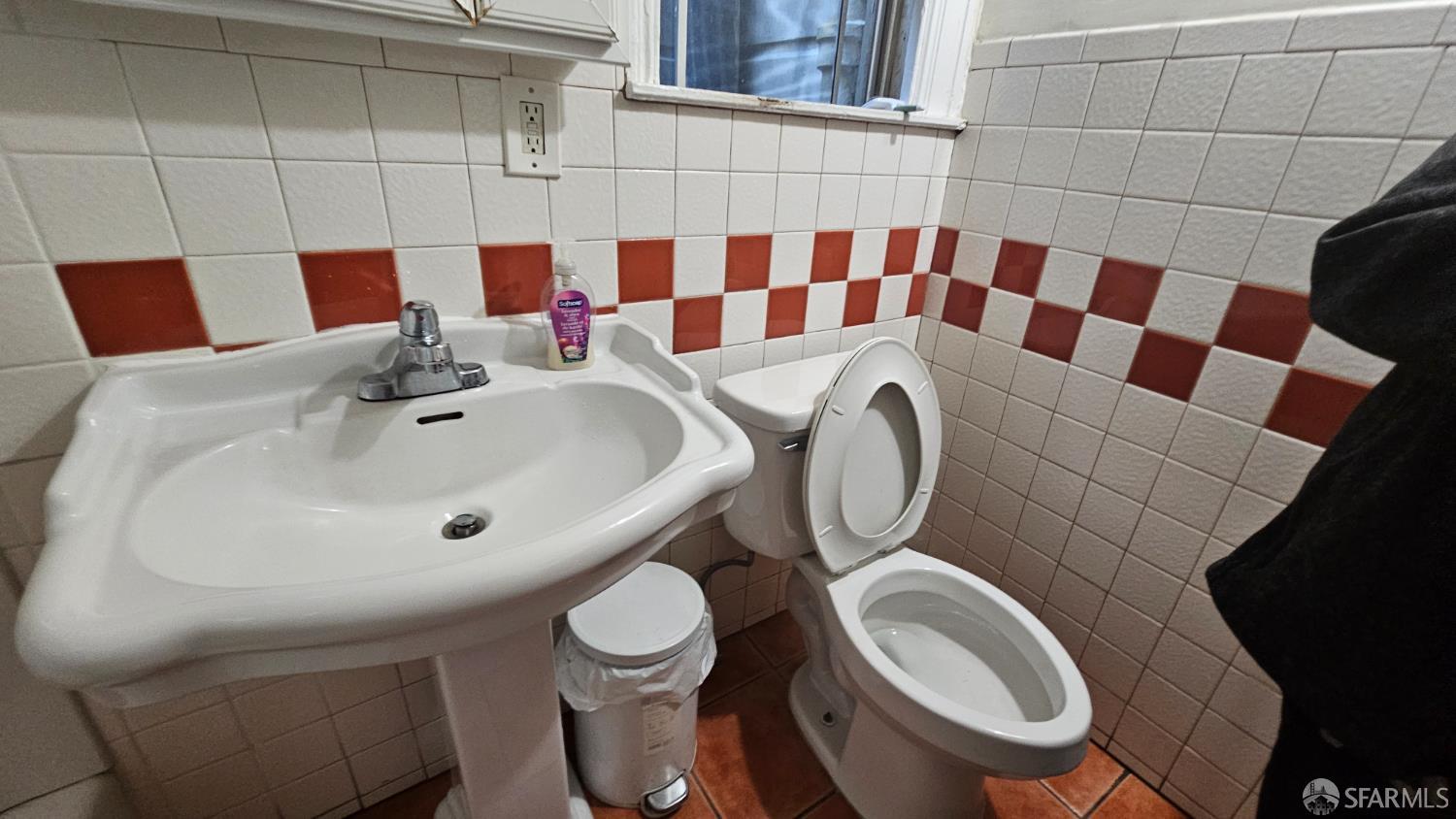 Detail Gallery Image 6 of 20 For 40 San Carlos St, San Francisco,  CA 94110 - – Beds | – Baths