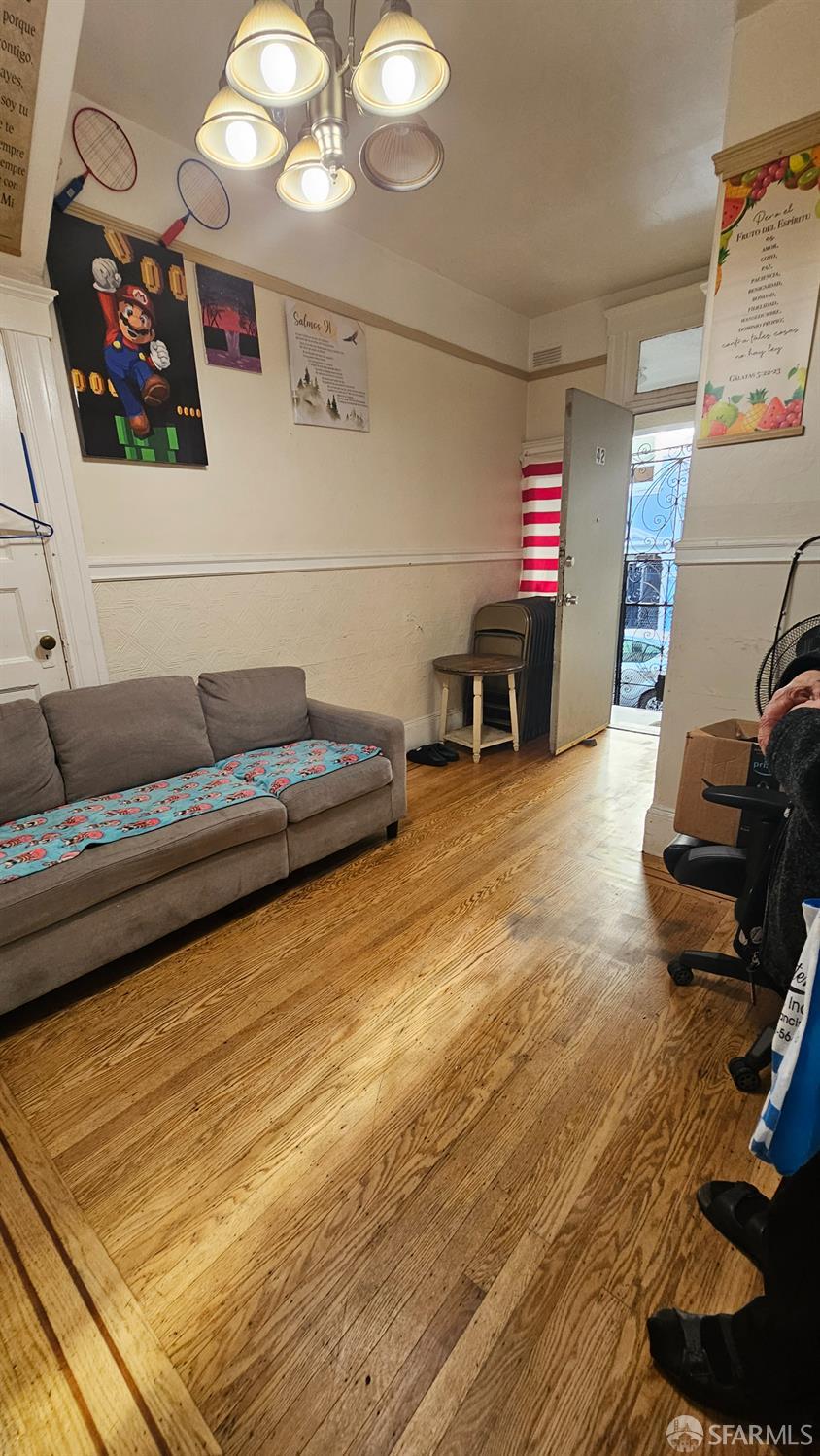 Detail Gallery Image 4 of 20 For 40 San Carlos St, San Francisco,  CA 94110 - – Beds | – Baths