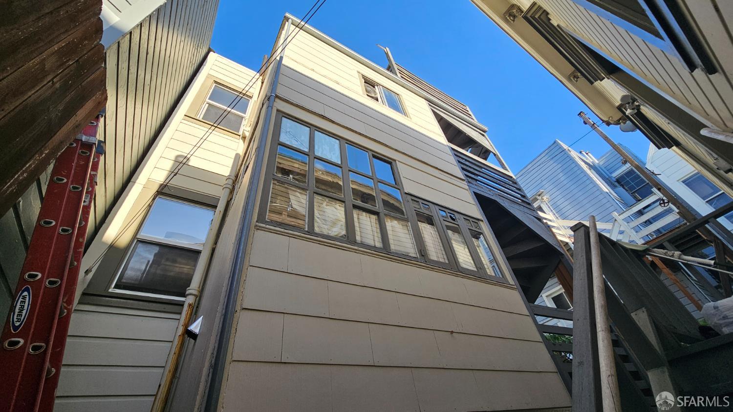 Detail Gallery Image 12 of 20 For 40 San Carlos St, San Francisco,  CA 94110 - – Beds | – Baths