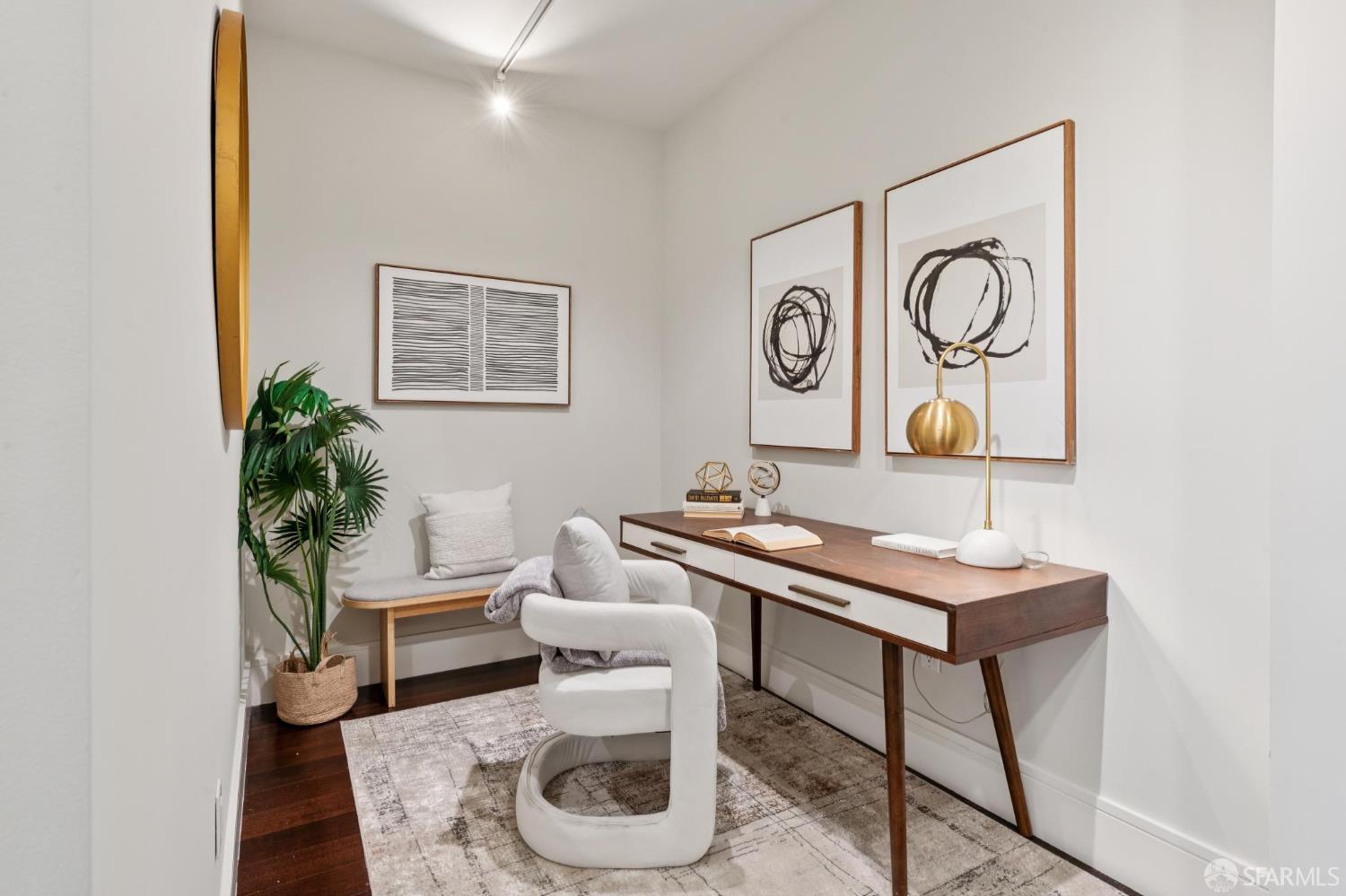 Photo #5: 426123160 Listing: Photo #5