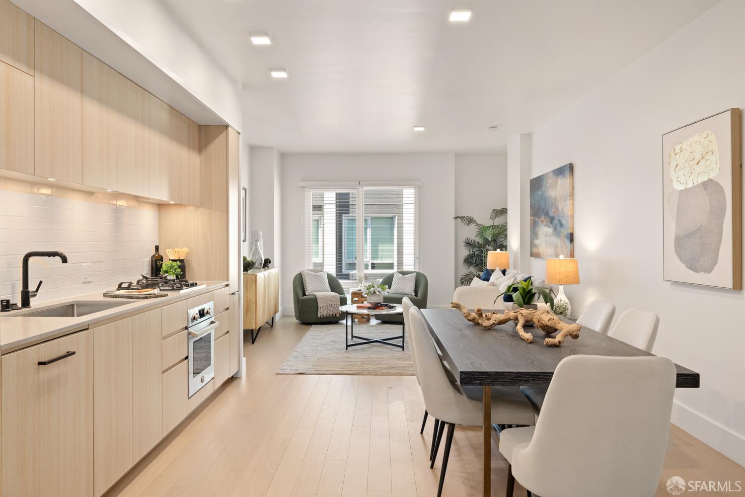 Photo #3: 426123112 Listing: Photo #3