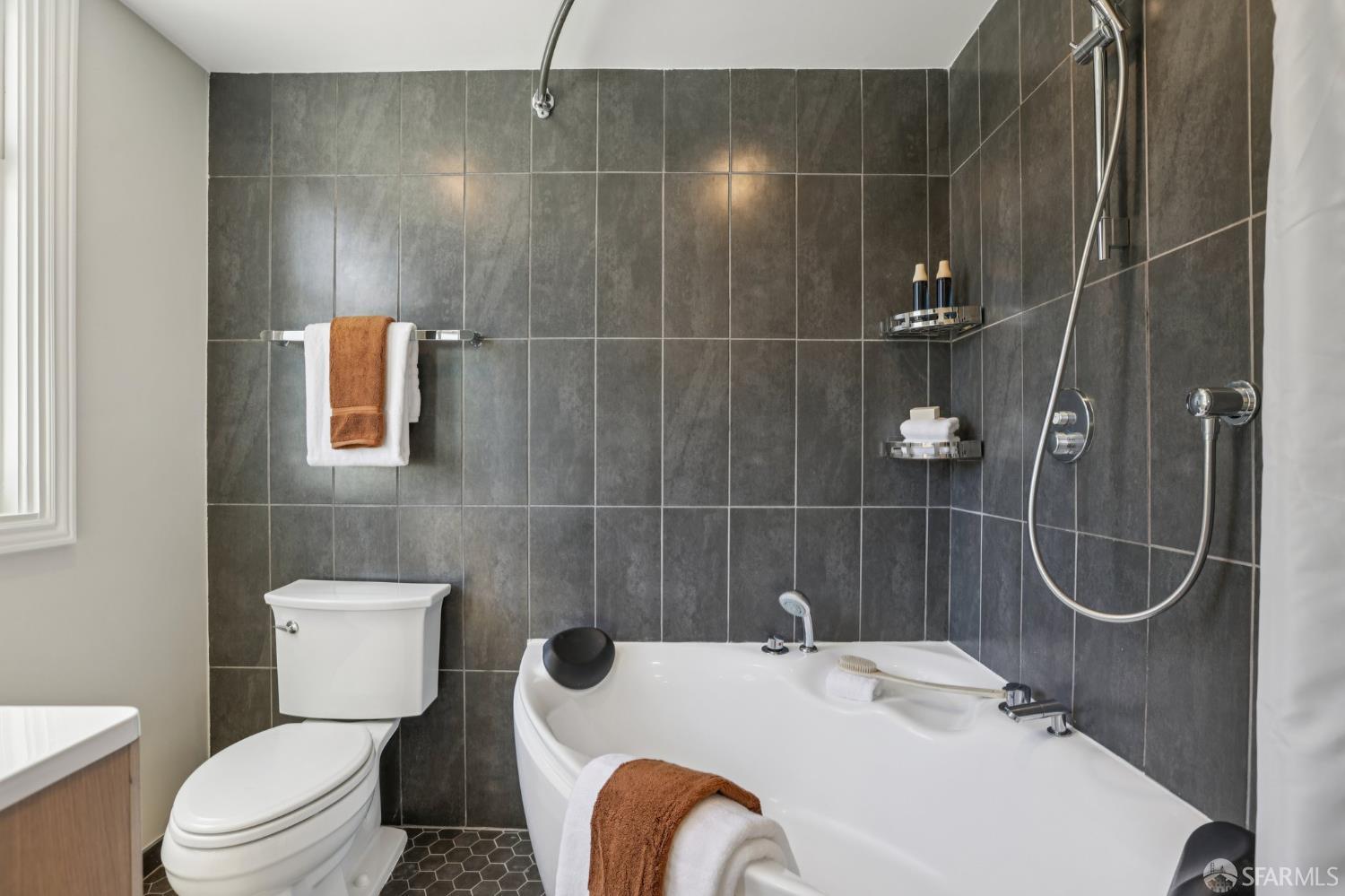 Detail Gallery Image 14 of 51 For 1175 York St, San Francisco,  CA 94110 - – Beds | – Baths